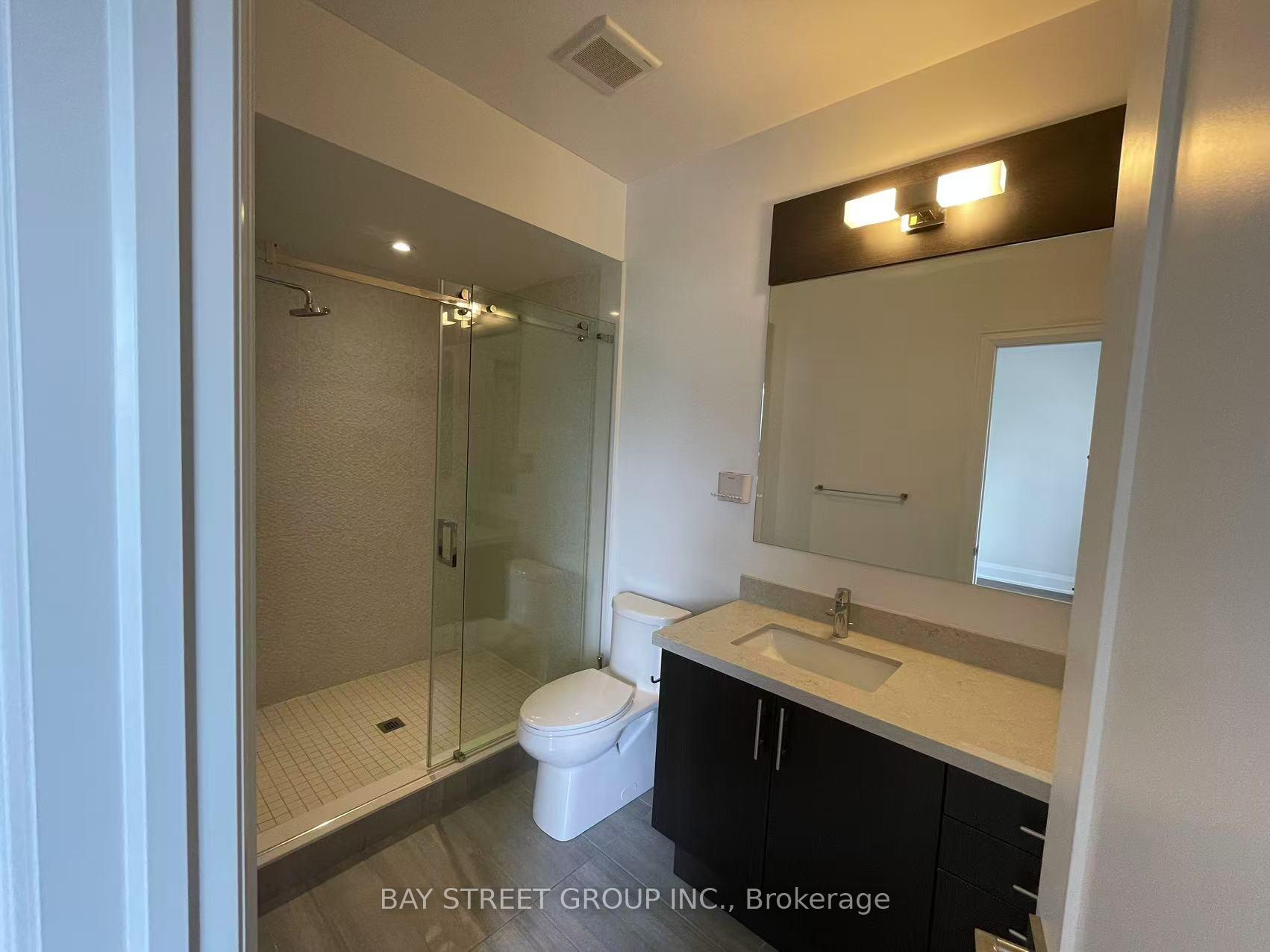Photo 17 of 37 Gandhi Lane, Markham, Commerce Valley — HOMEH