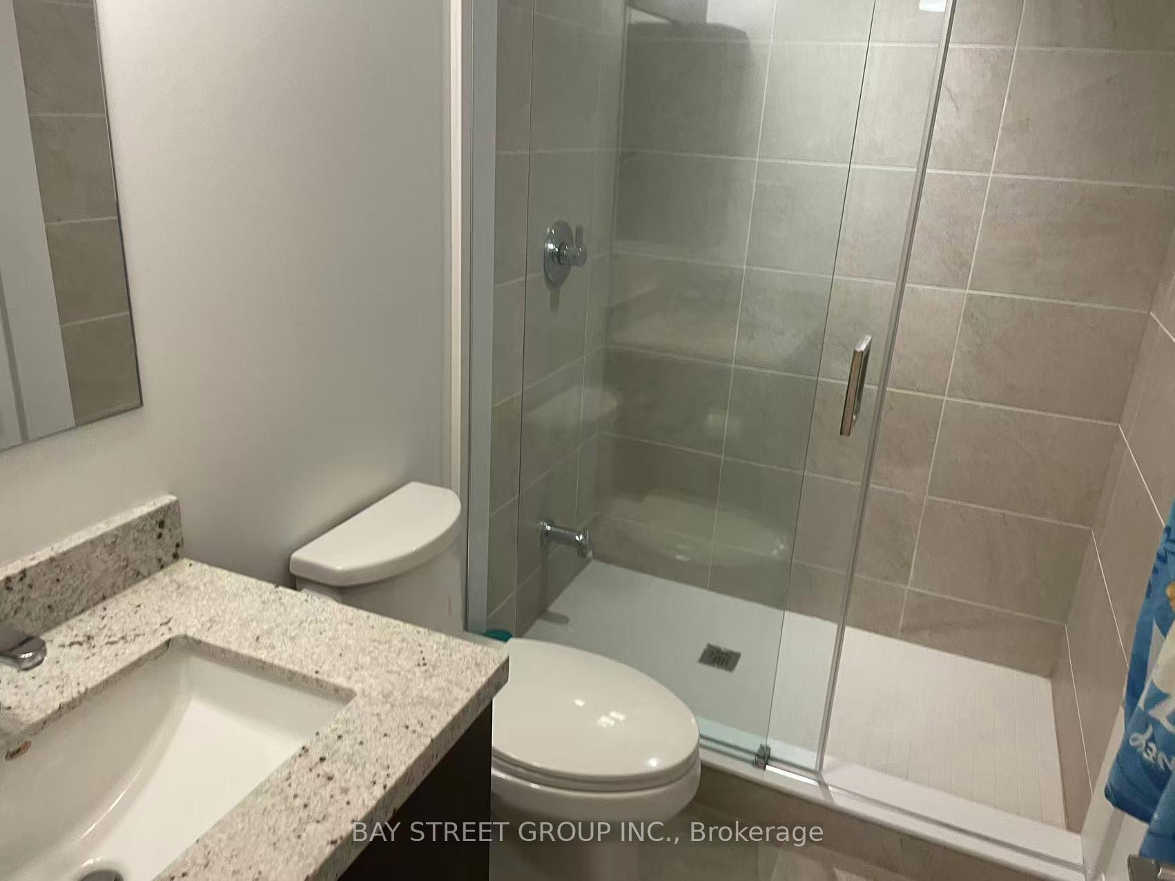 Photo 20 of 37 Gandhi Lane, Markham, Commerce Valley — HOMEH