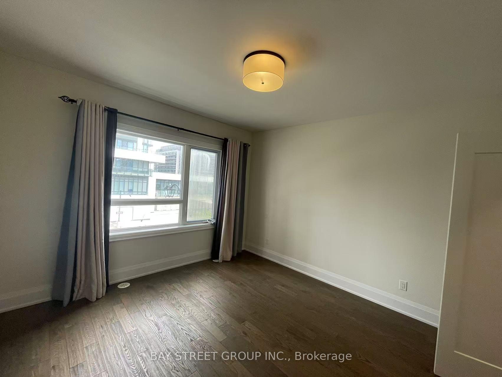 Photo 35 of 37 Gandhi Lane, Markham, Commerce Valley — HOMEH
