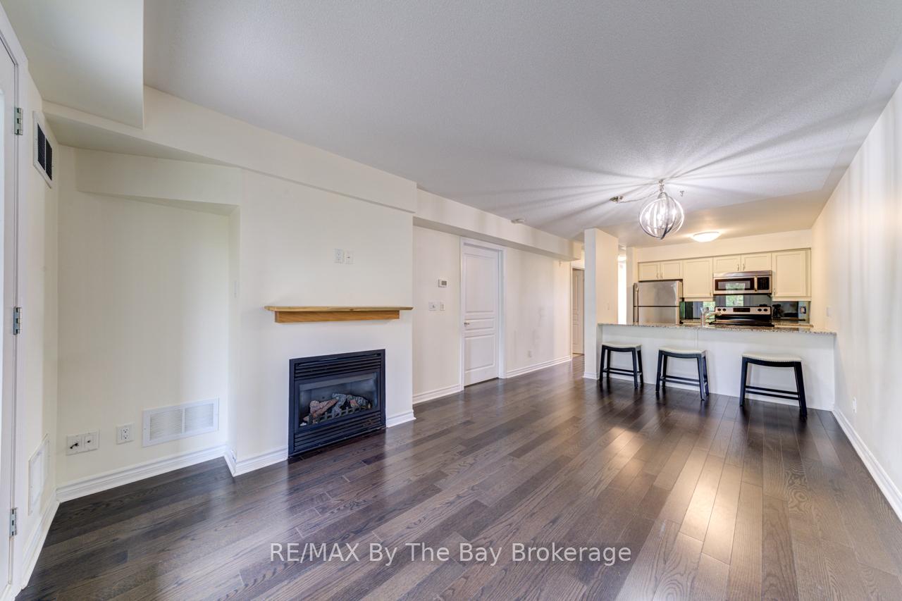 Photo 11 of Unit 206, 6 Brandy Lane Drive, Collingwood — HOMEH