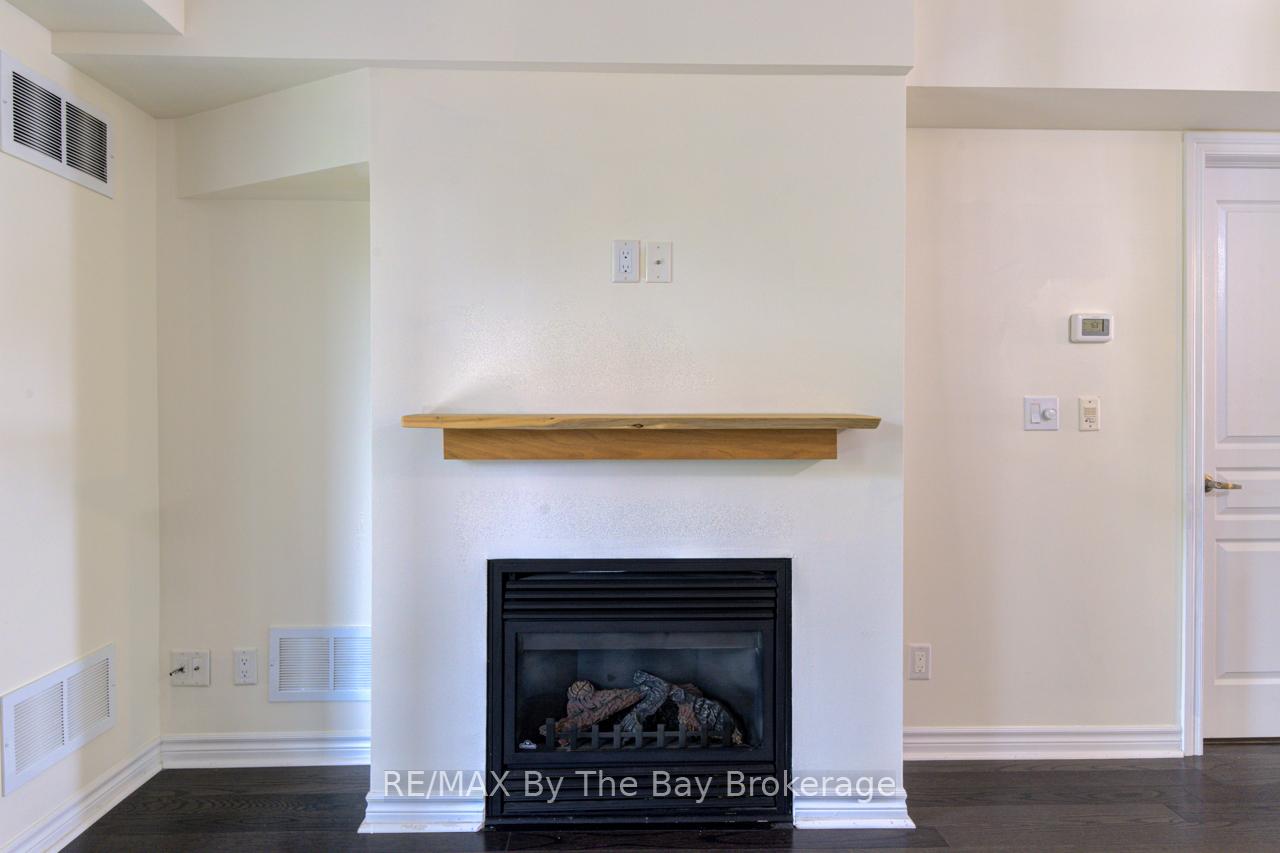 Photo 12 of Unit 206, 6 Brandy Lane Drive, Collingwood — HOMEH