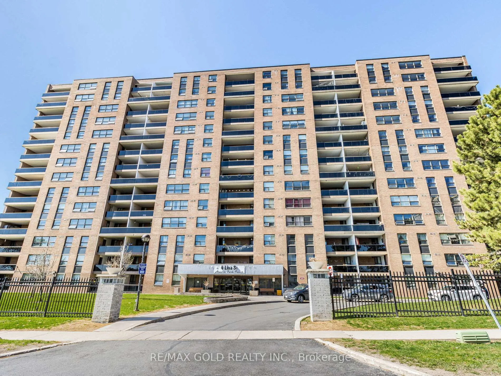 Front of Unit 610, 4 Lisa Street