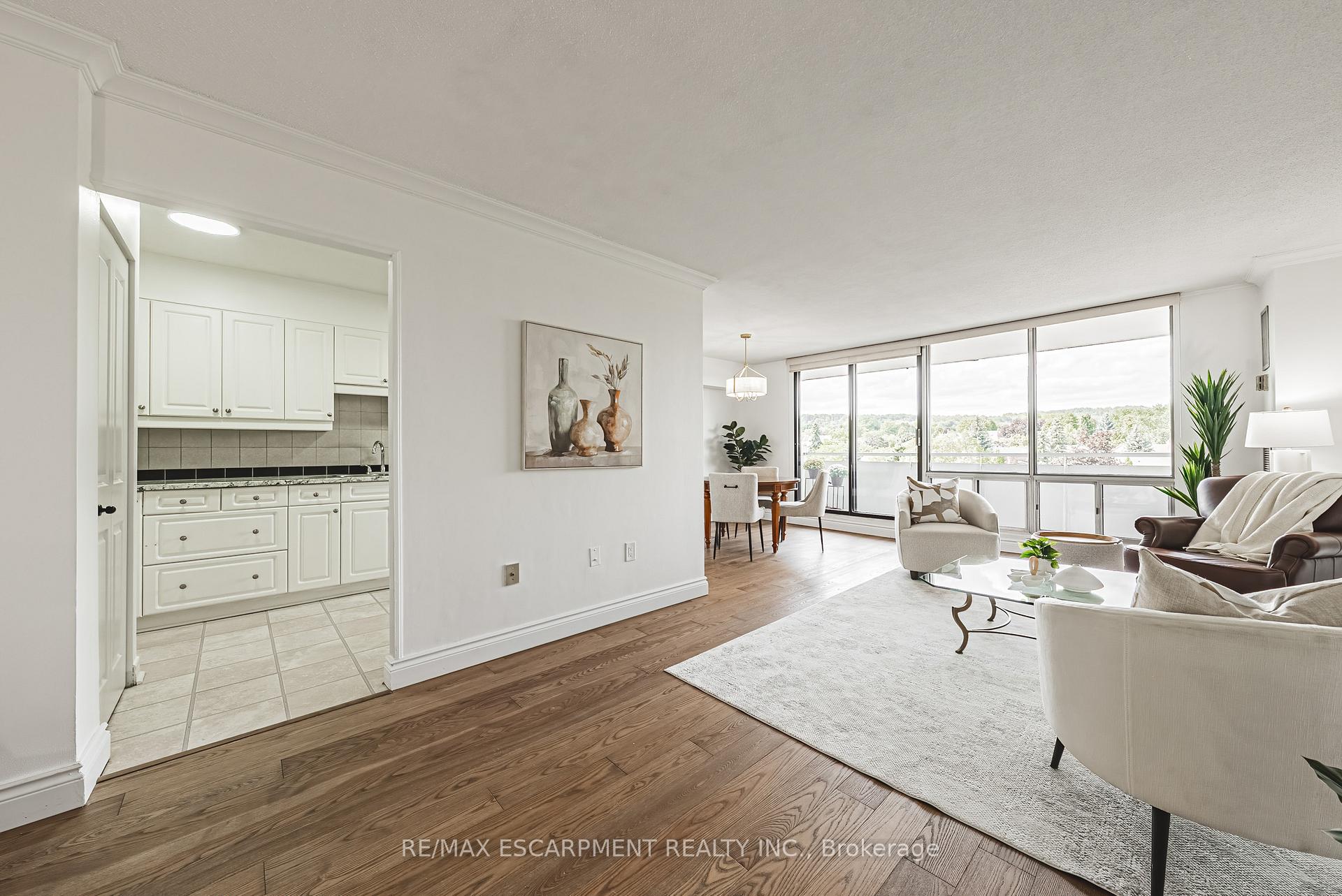 Photo 2 of Unit 509, 2055 Upper Middle Road, Burlington, Brant Hills — HOMEH