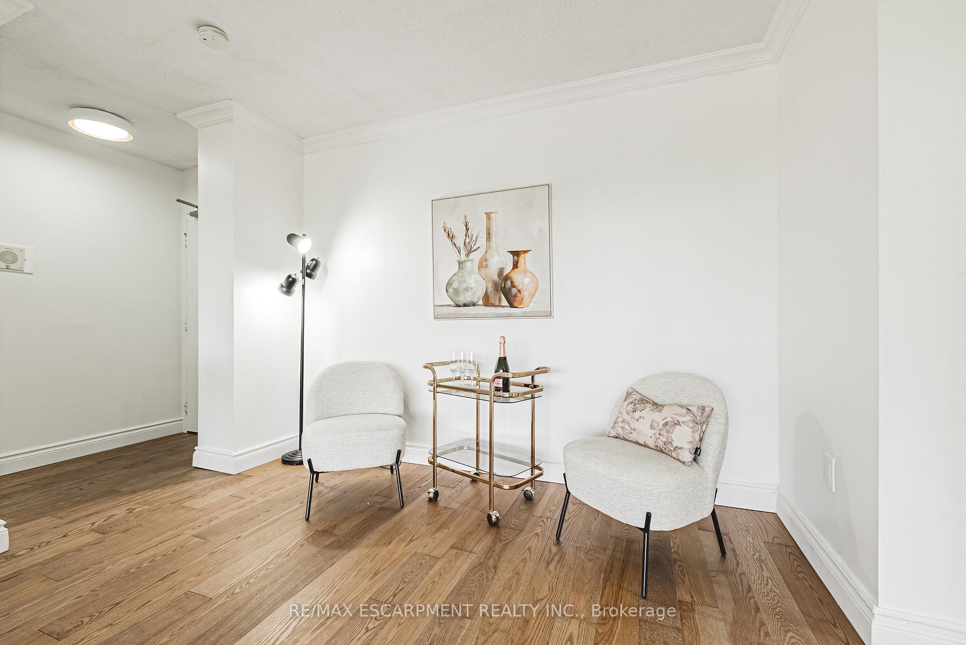 Photo 5 of Unit 509, 2055 Upper Middle Road, Burlington, Brant Hills — HOMEH