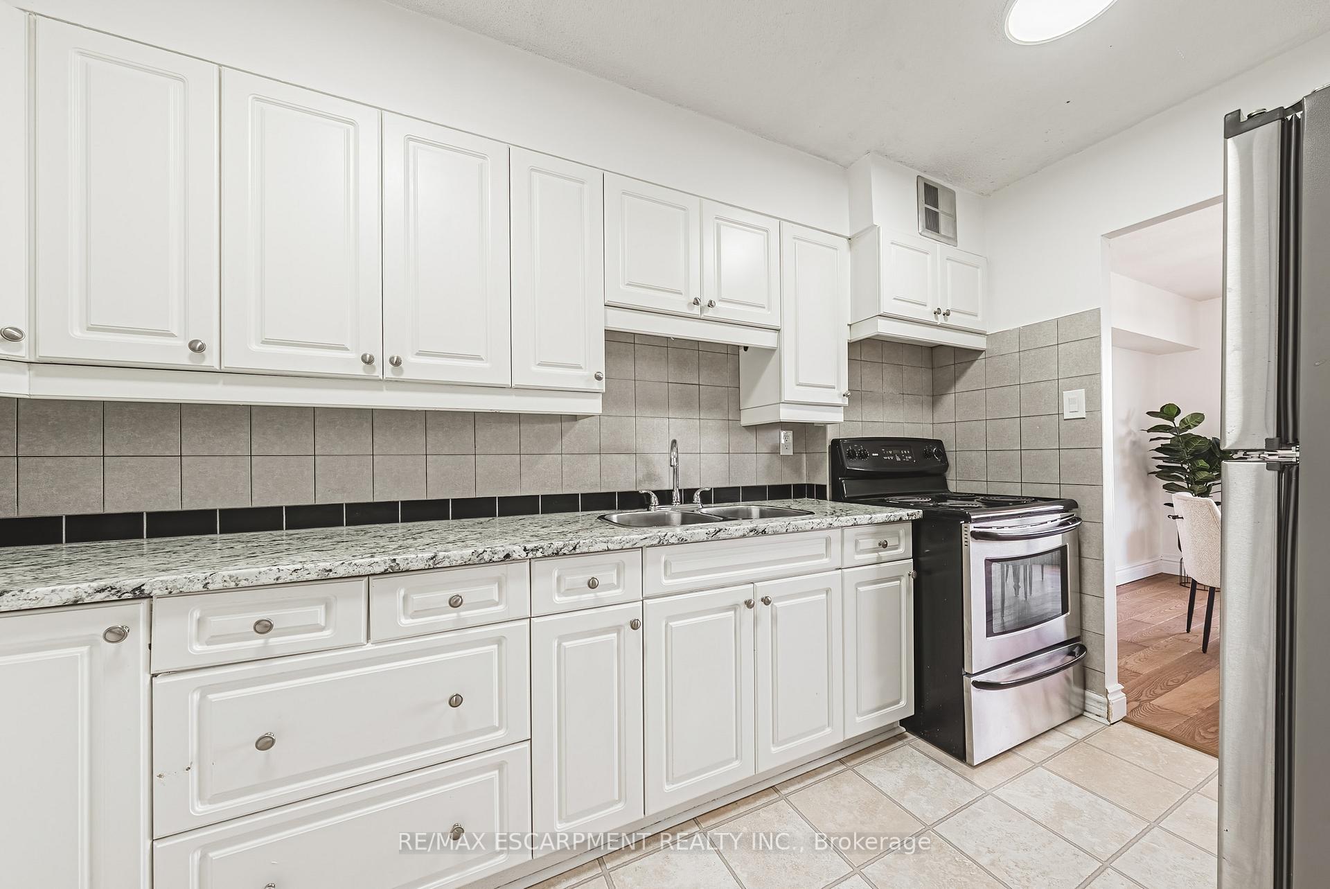 Photo 8 of Unit 509, 2055 Upper Middle Road, Burlington, Brant Hills — HOMEH