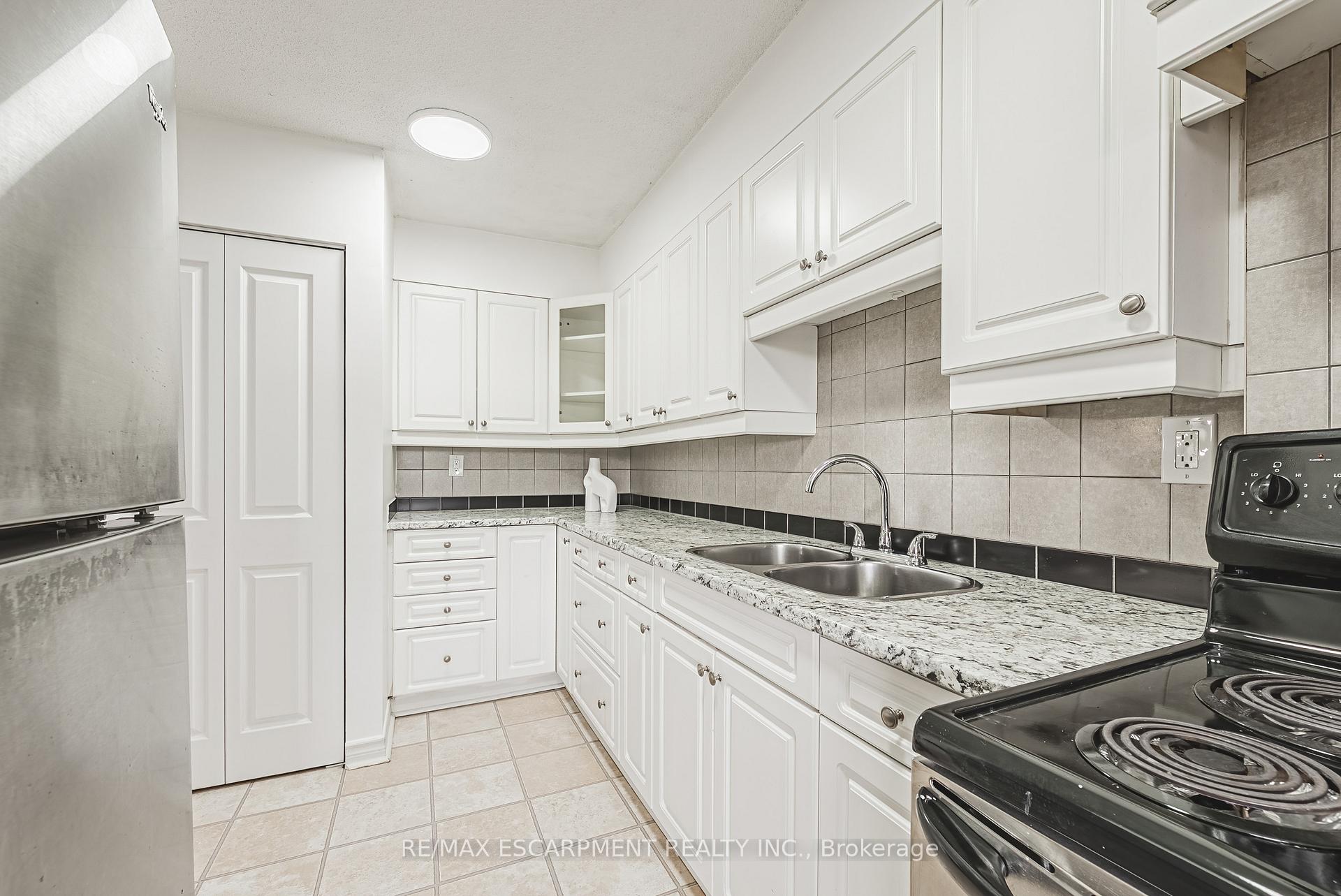 Photo 9 of Unit 509, 2055 Upper Middle Road, Burlington, Brant Hills — HOMEH