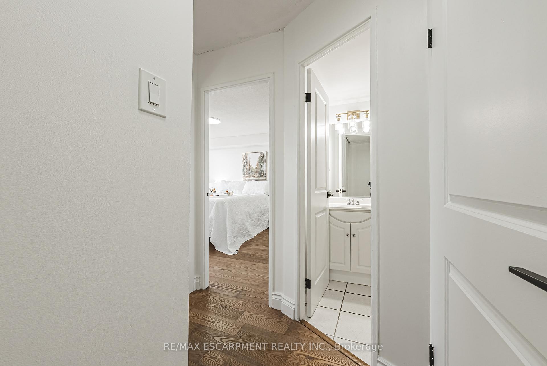 Photo 11 of Unit 509, 2055 Upper Middle Road, Burlington, Brant Hills — HOMEH