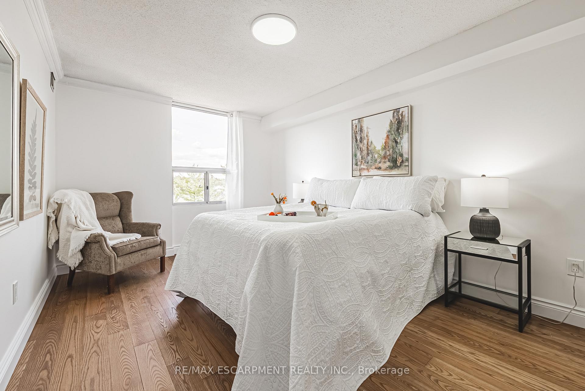 Photo 13 of Unit 509, 2055 Upper Middle Road, Burlington, Brant Hills — HOMEH