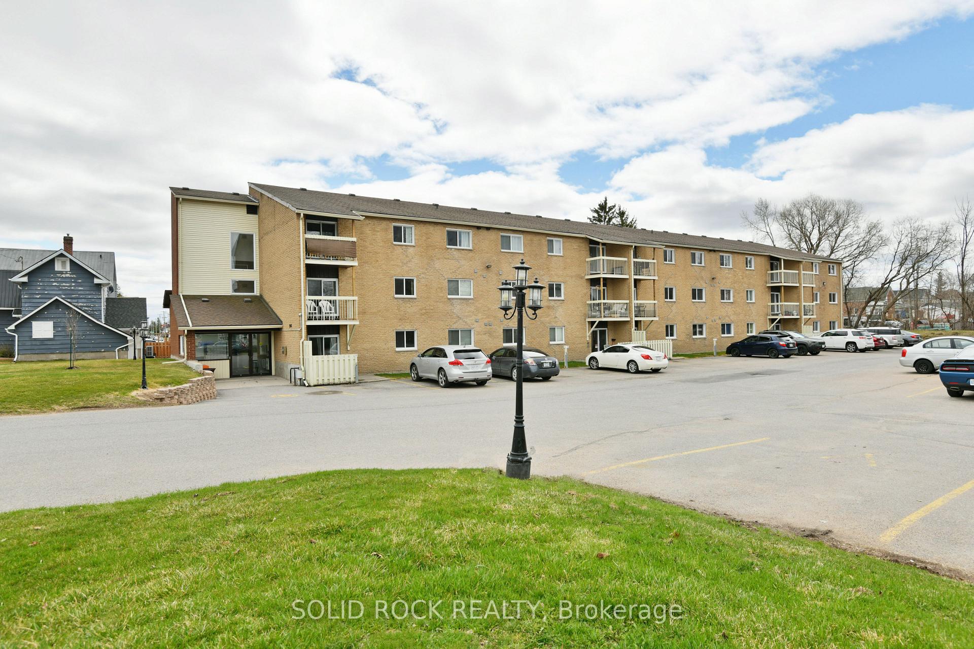 Photo 2 of Unit 301, 190 Elgin Street W, Arnprior — HOMEH