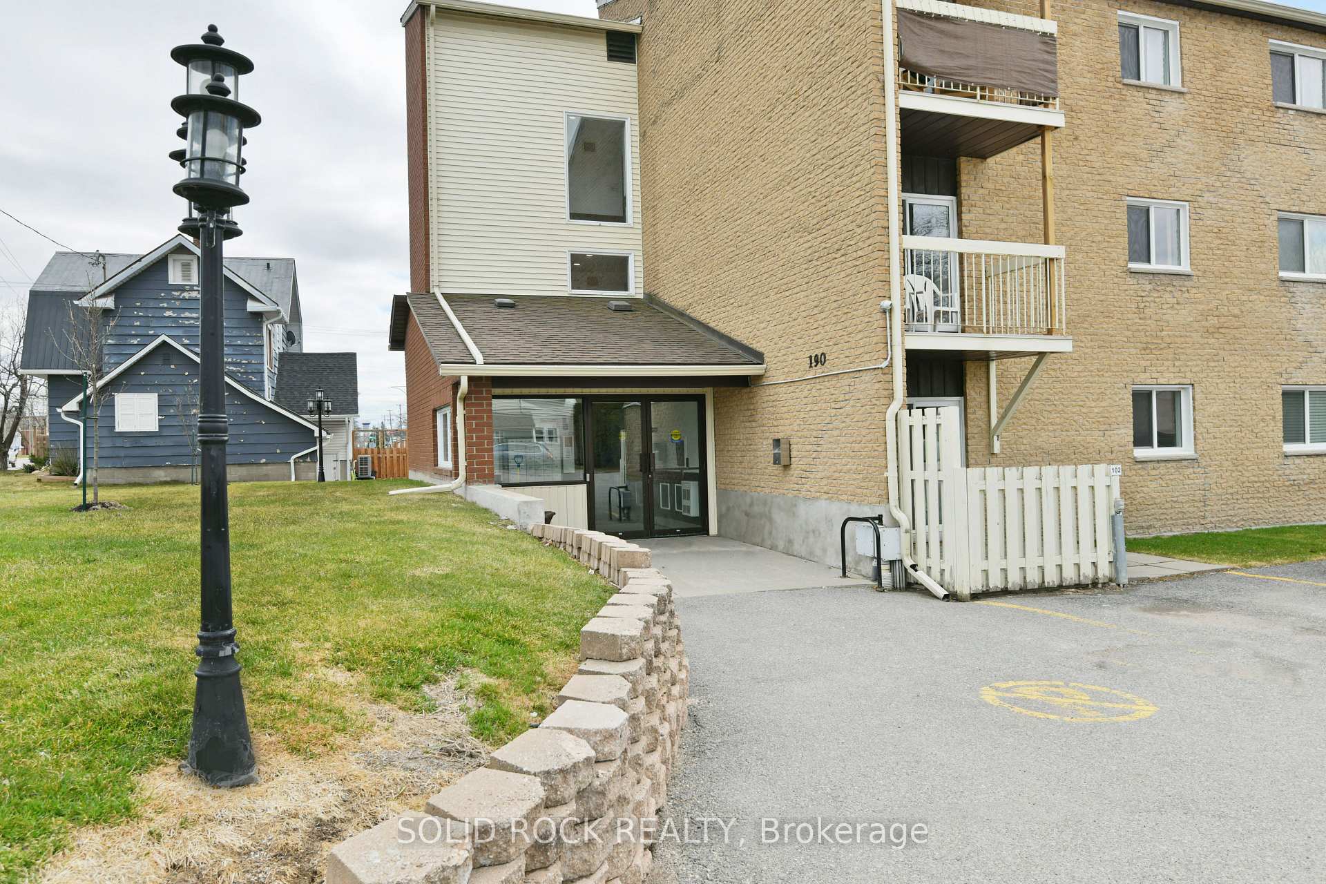 Photo 4 of Unit 301, 190 Elgin Street W, Arnprior — HOMEH