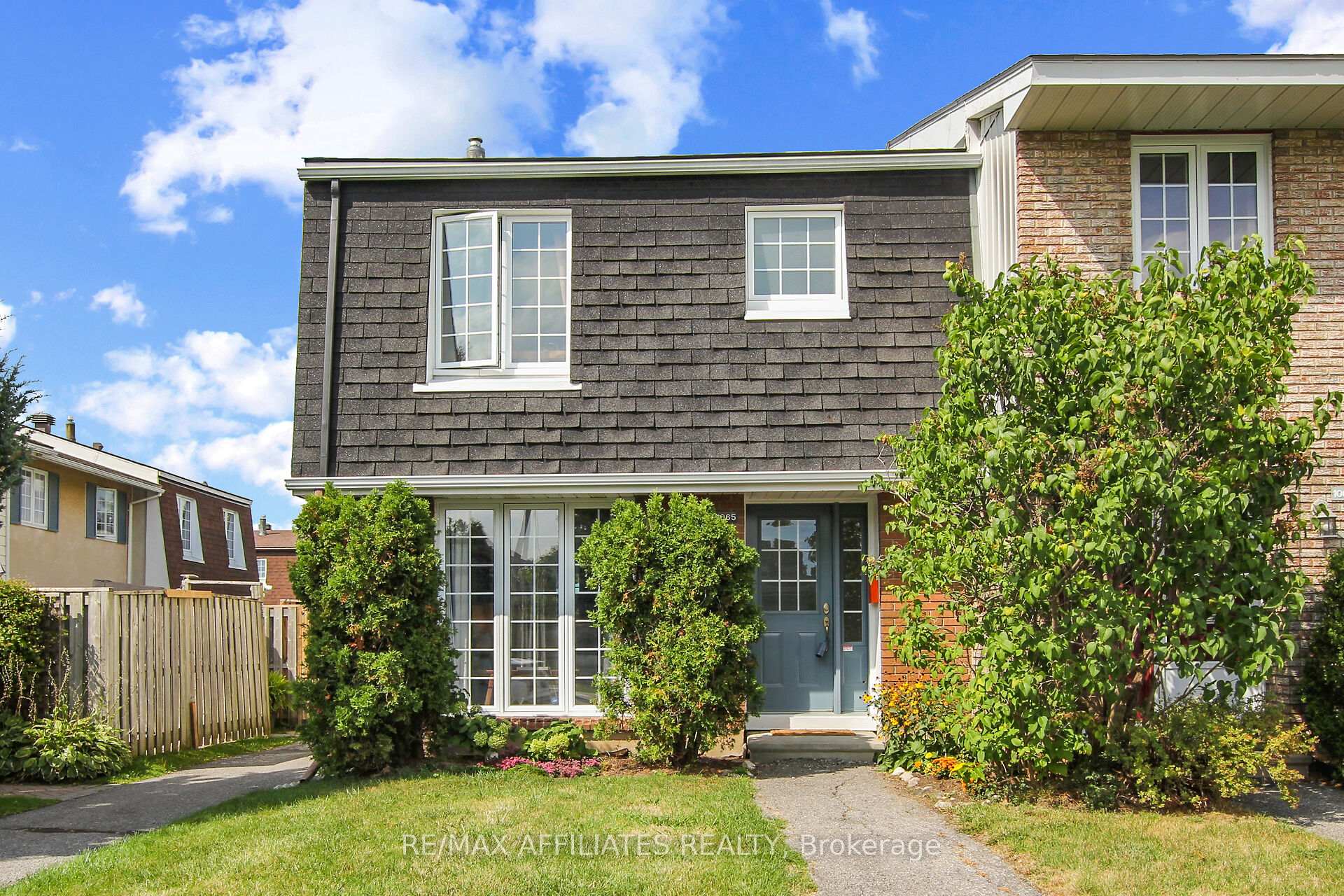 Photo 1 of 1065 Meadowlands Drive, Ottawa, Carleton Square — HOMEH