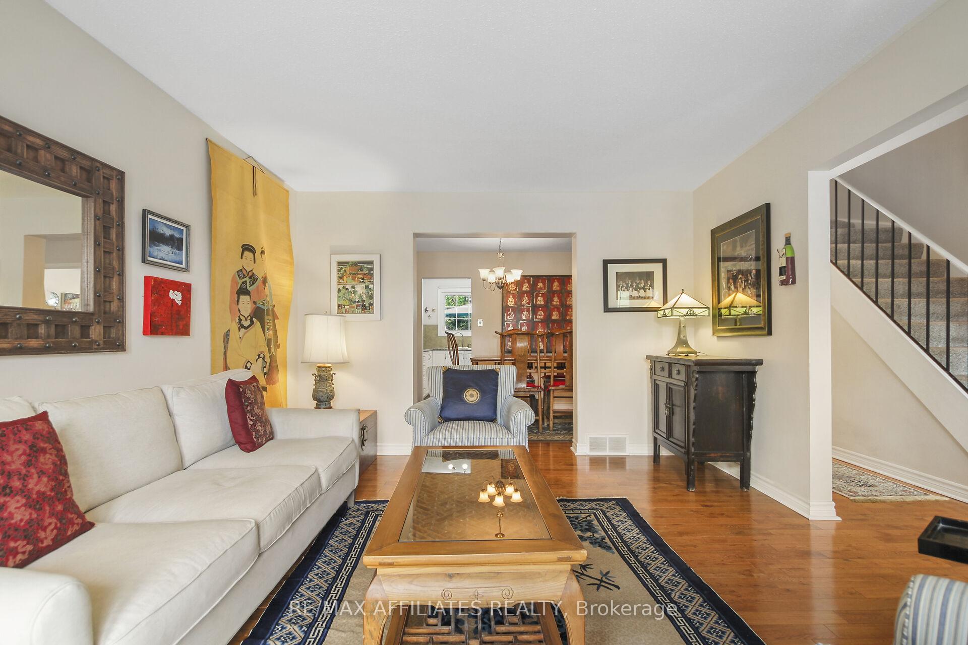 Photo 5 of 1065 Meadowlands Drive, Ottawa, Carleton Square — HOMEH