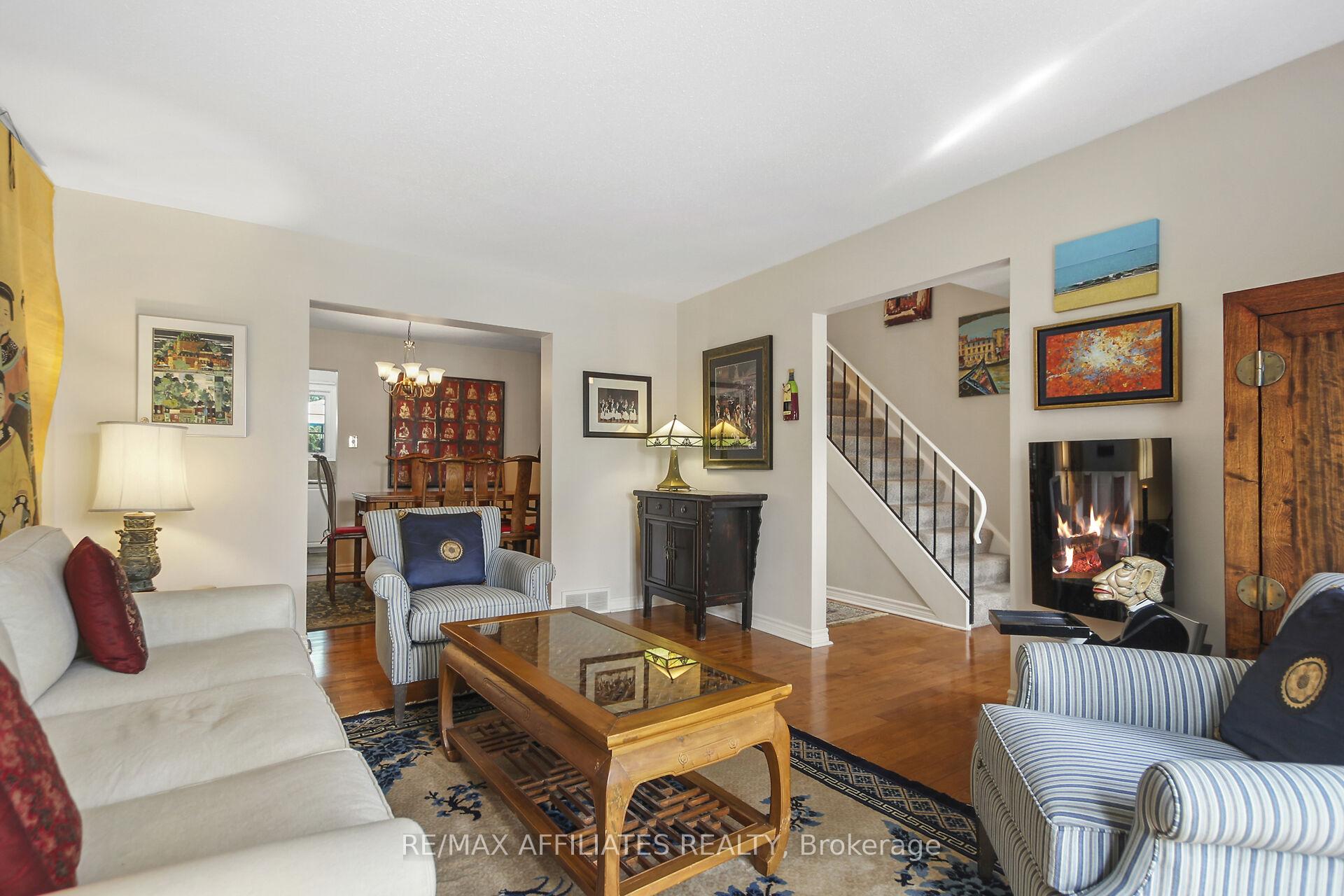 Photo 6 of 1065 Meadowlands Drive, Ottawa, Carleton Square — HOMEH