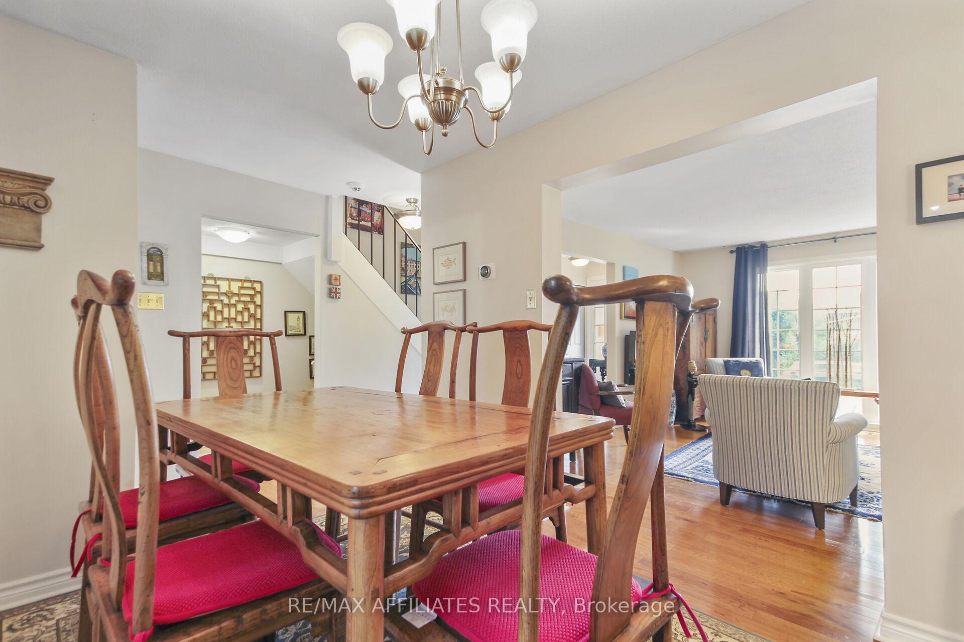 Photo 9 of 1065 Meadowlands Drive, Ottawa, Carleton Square — HOMEH