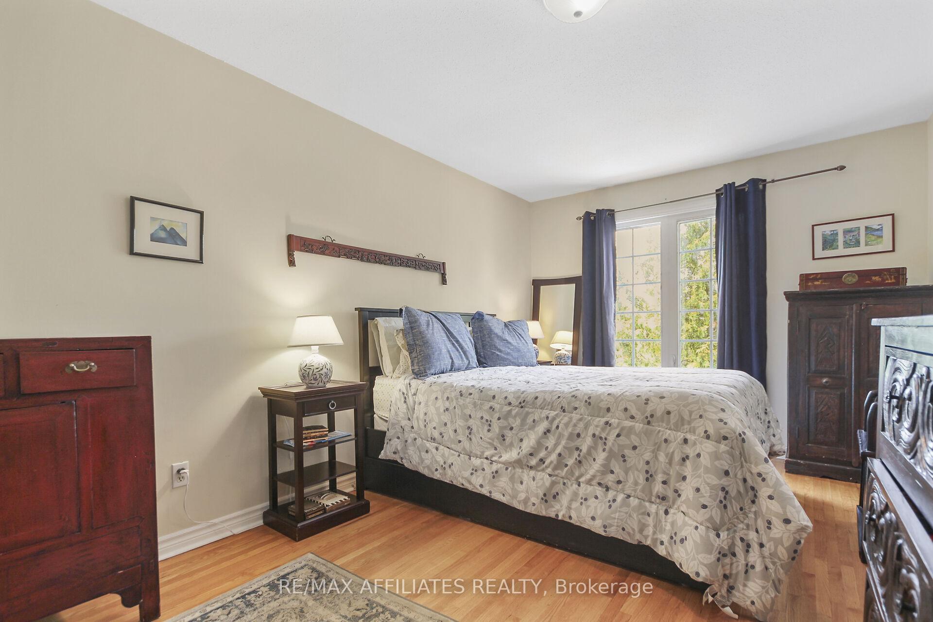 Photo 15 of 1065 Meadowlands Drive, Ottawa, Carleton Square — HOMEH