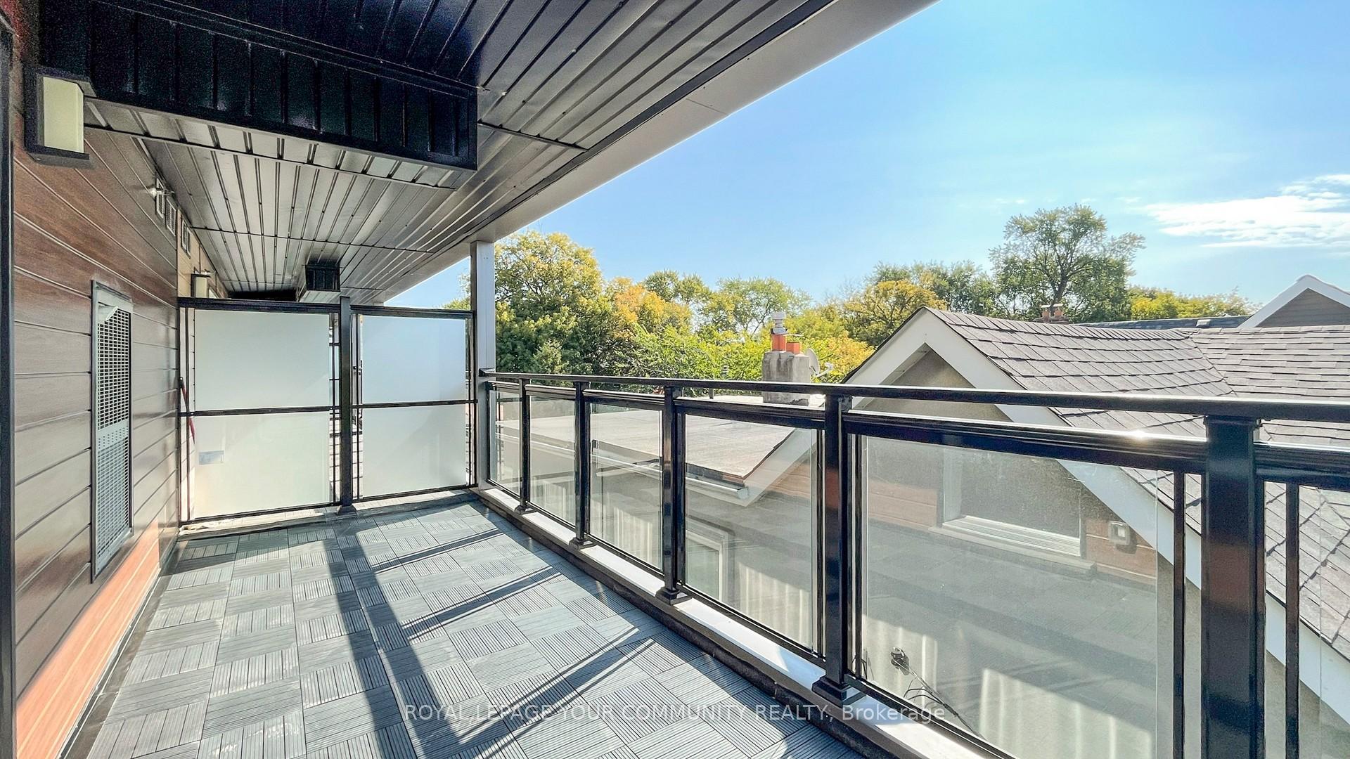 Front of Unit 301, 45 Connaught Avenue