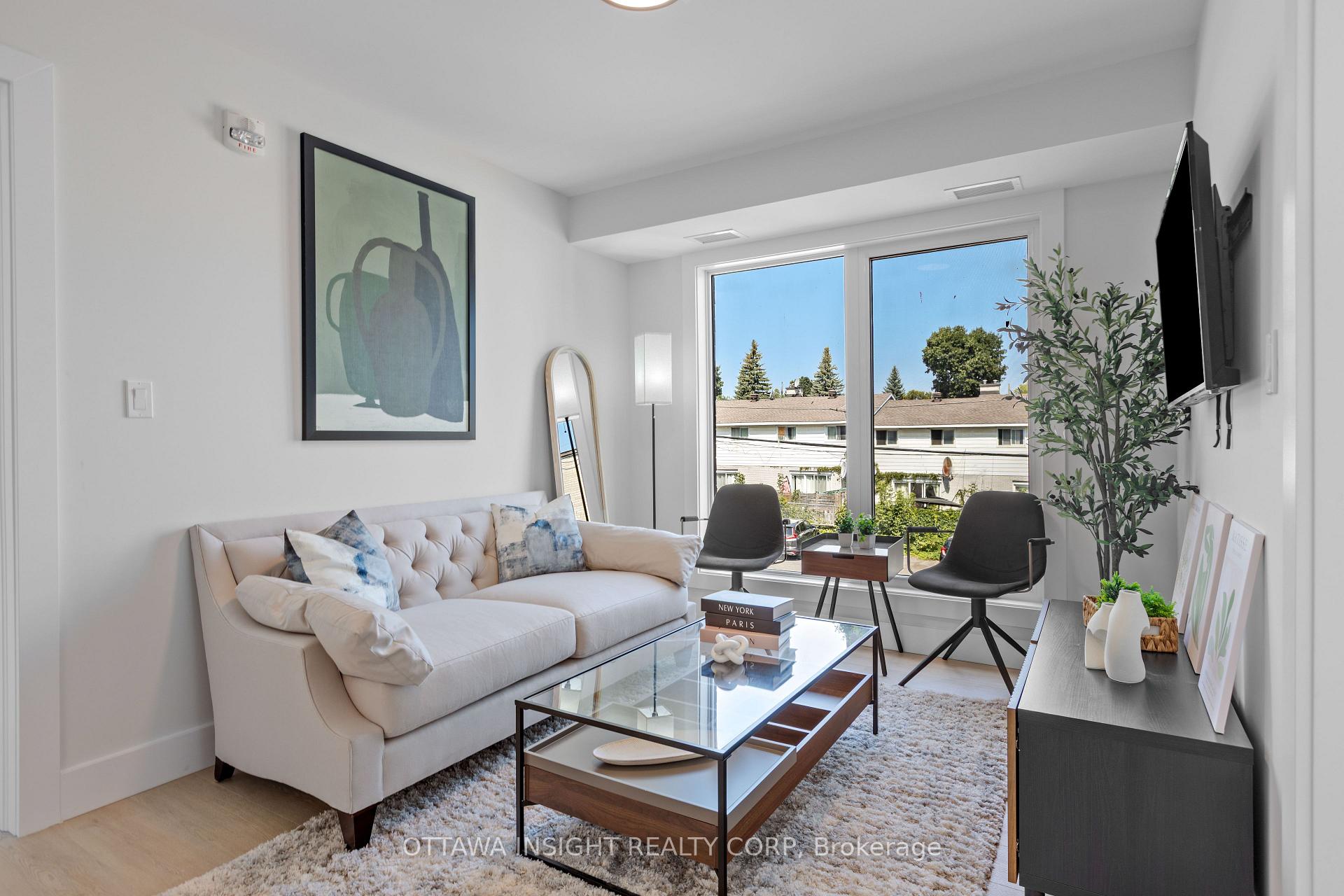 Photo 2 of Unit 1, 263 Currell Avenue, Ottawa, Westboro/Hampton Park — HOMEH