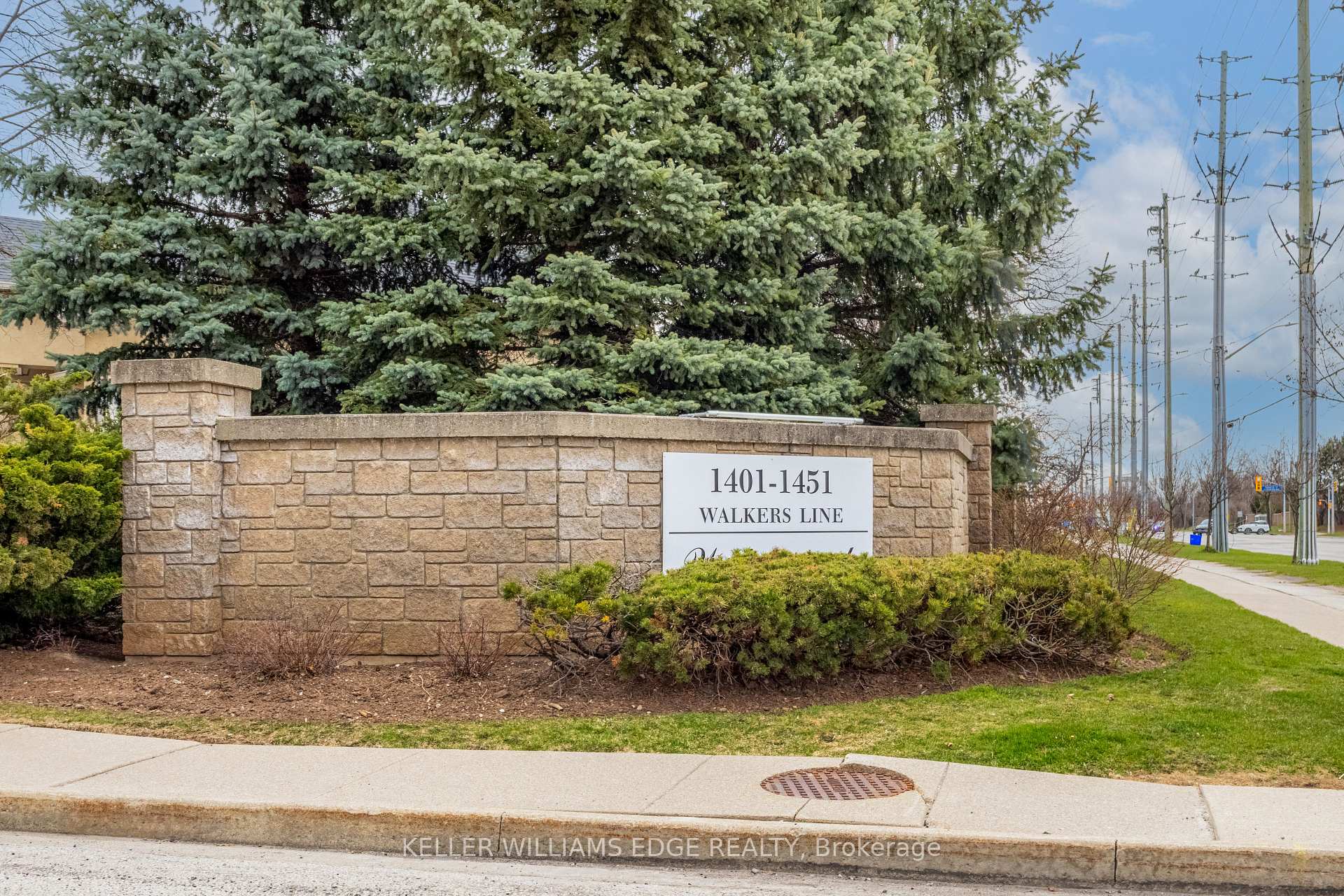 Photo 1 of Unit 407, 1411 Walker's Line, Burlington, Tansley — HOMEH
