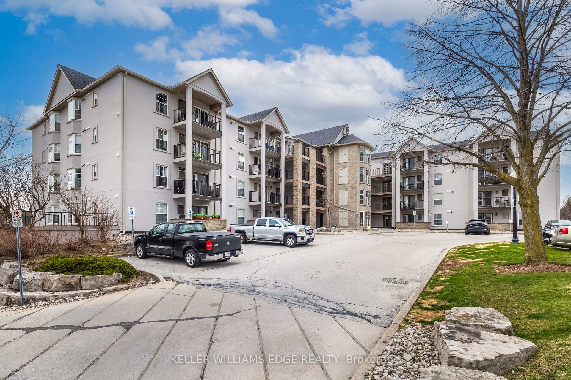 Photo 2 of Unit 407, 1411 Walker's Line, Burlington, Tansley — HOMEH
