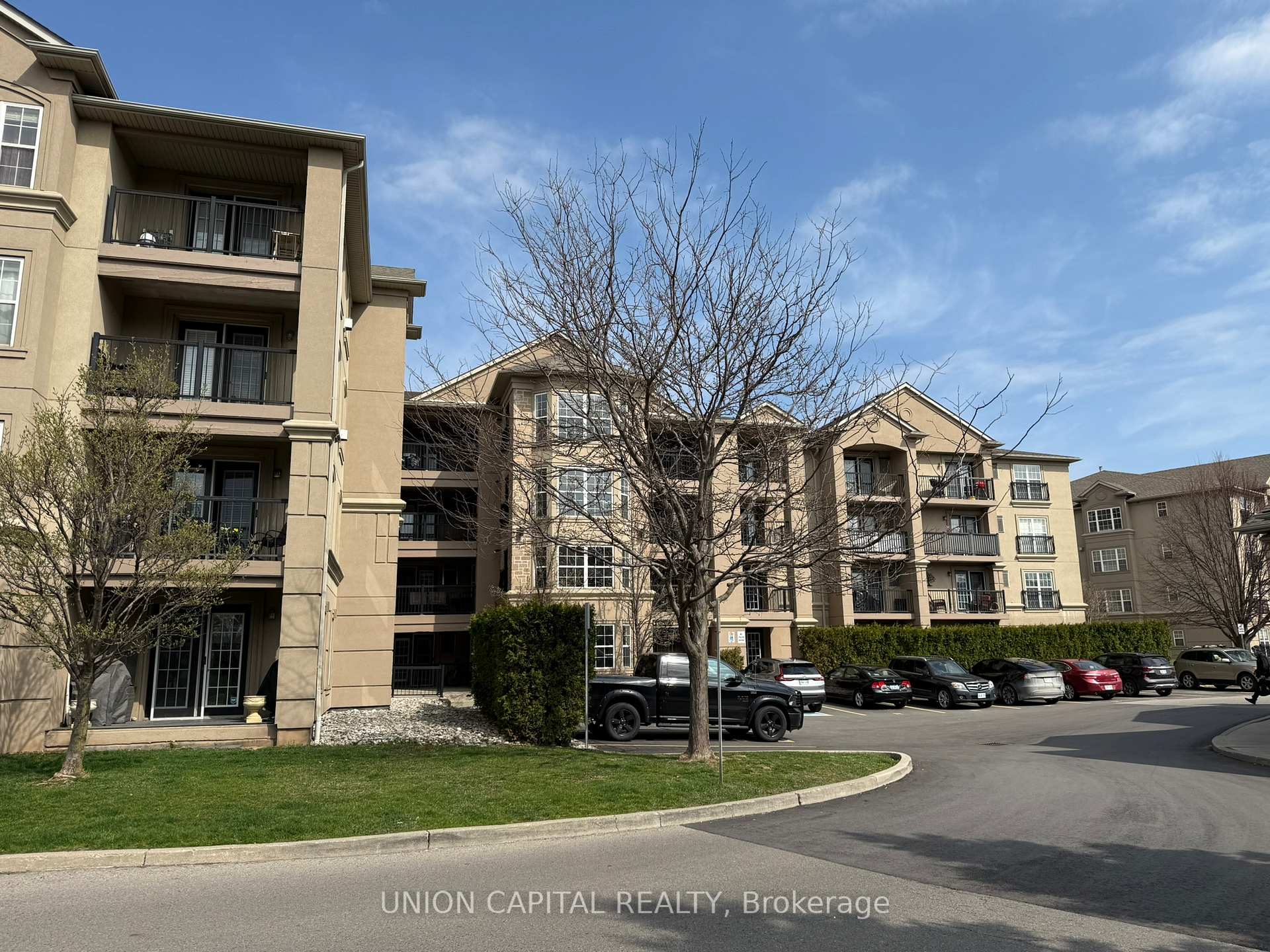 Photo 2 of Unit 404, 2085 Appleby Line, Burlington, Uptown — HOMEH