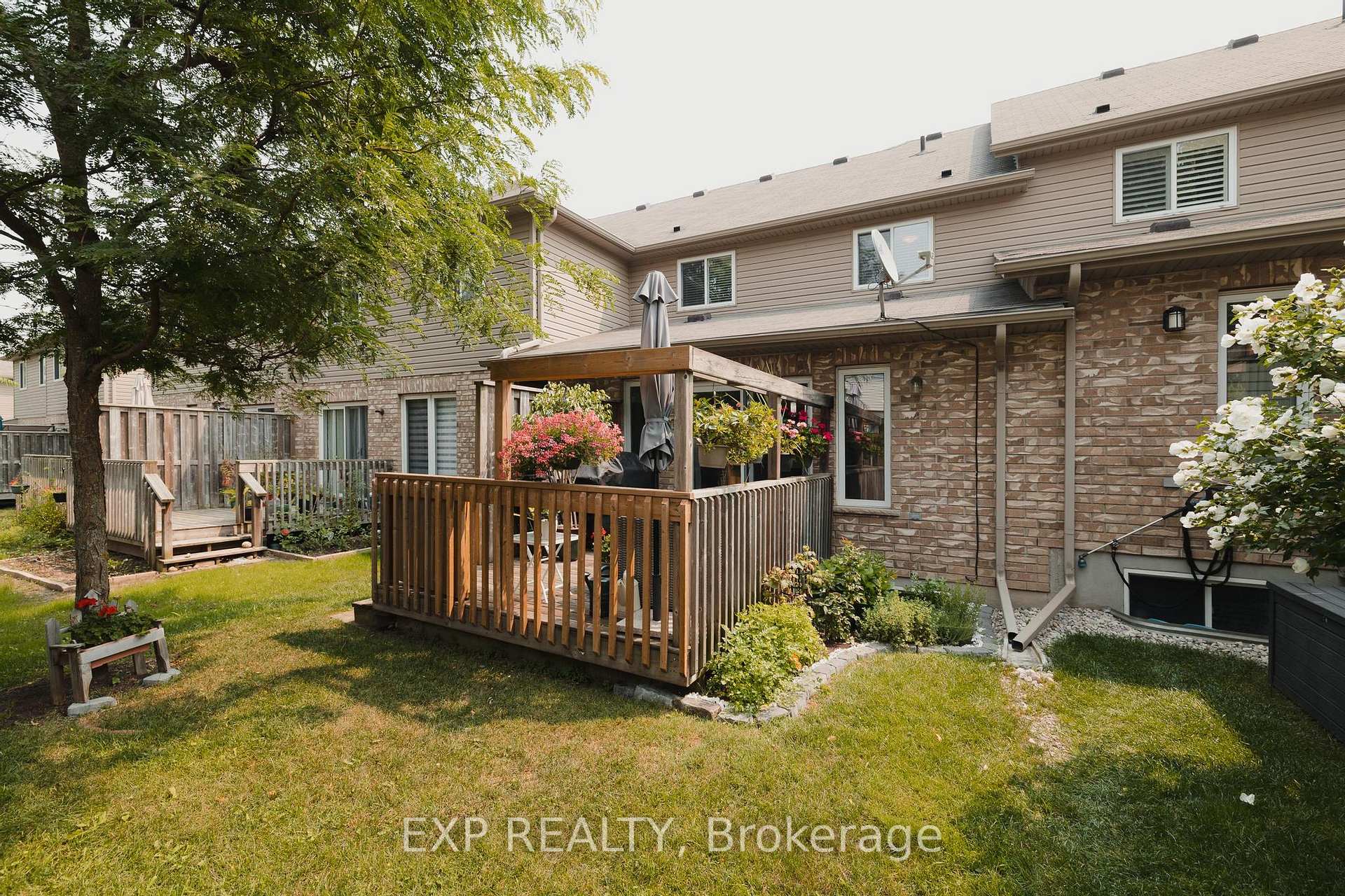 Photo 24 of Unit 11, 555 Chablis Drive, Waterloo — HOMEH
