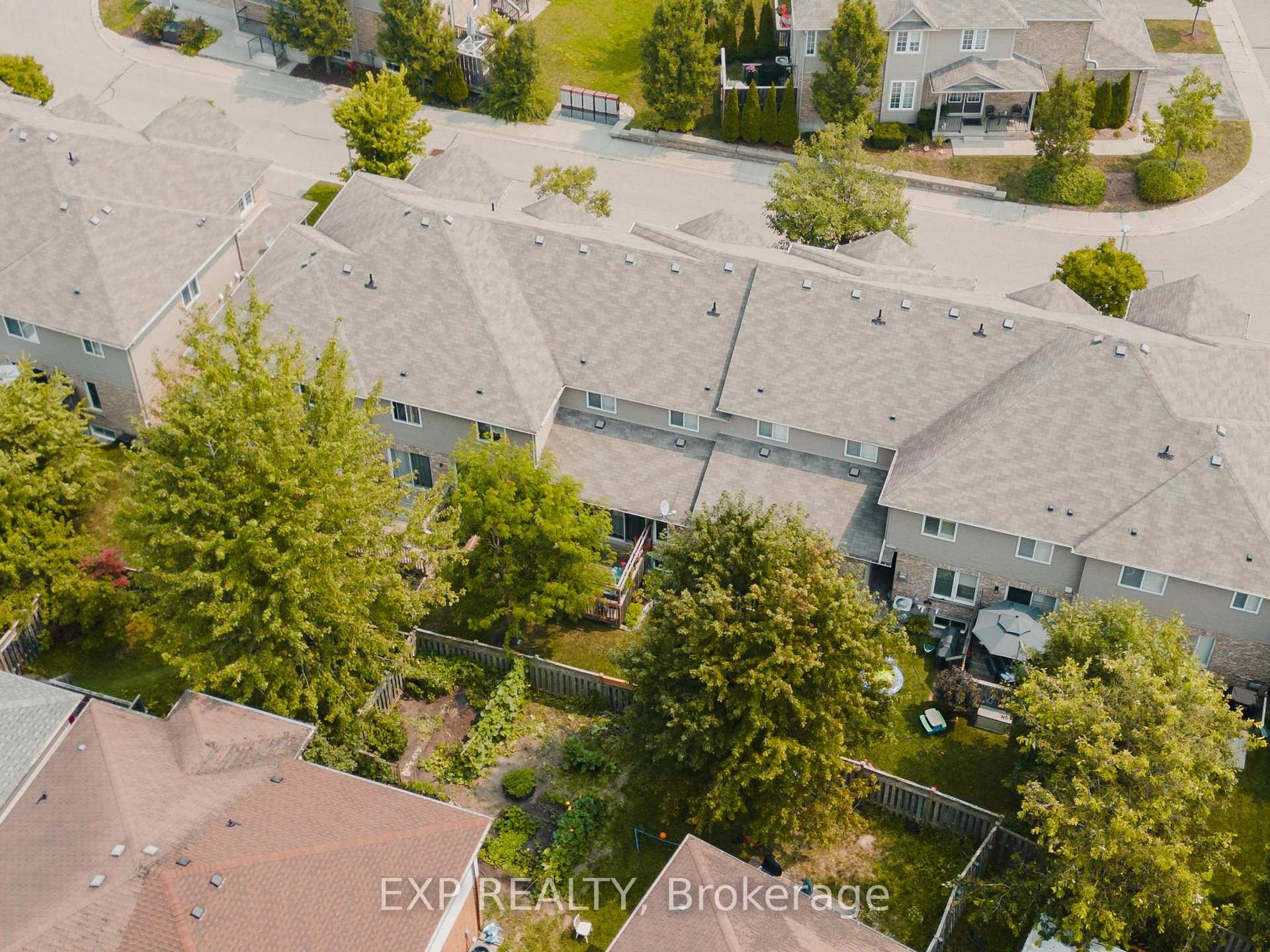 Photo 29 of Unit 11, 555 Chablis Drive, Waterloo — HOMEH