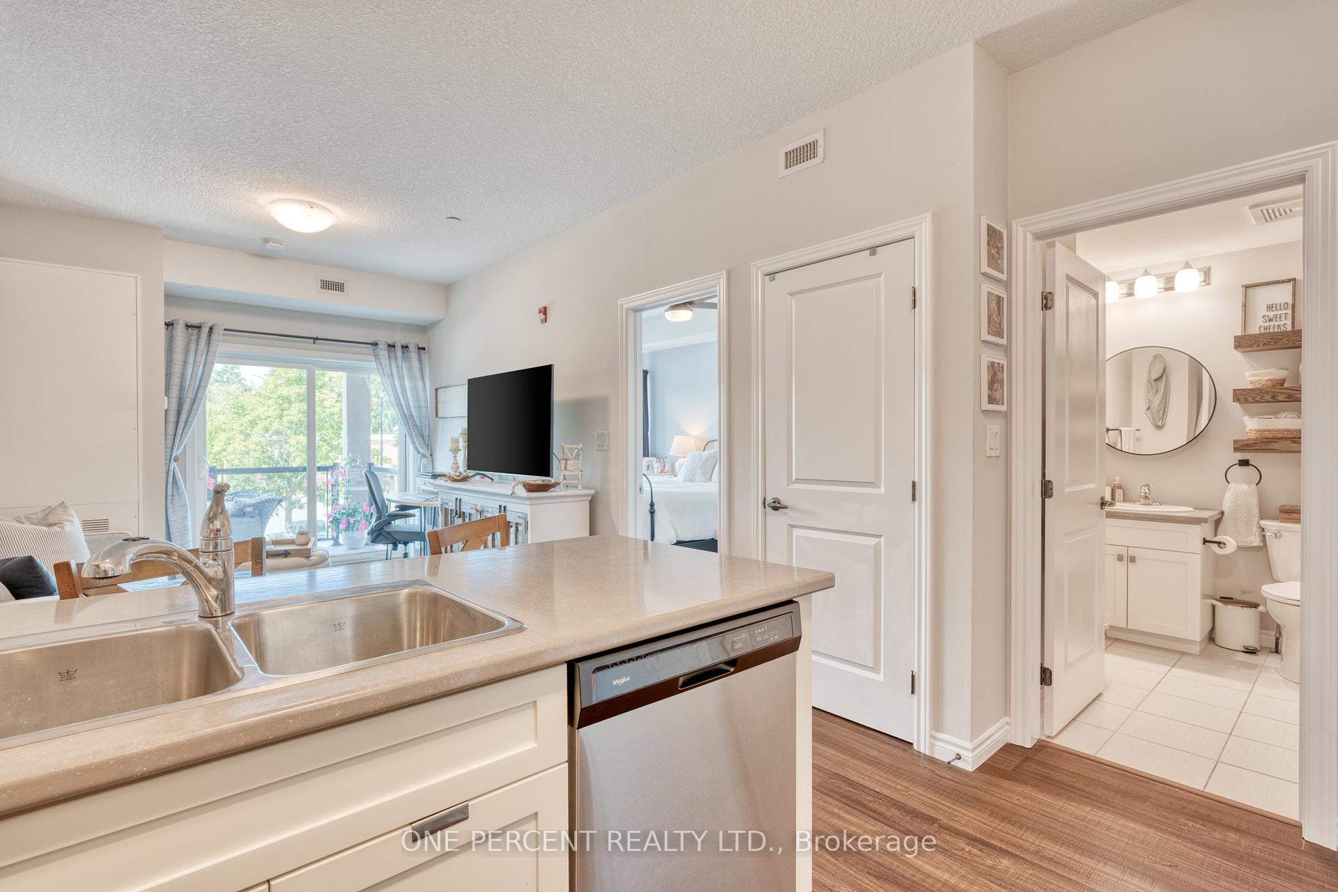 Photo 11 of Unit 202, 2605 Binbrook Road, Hamilton, Binbrook — HOMEH