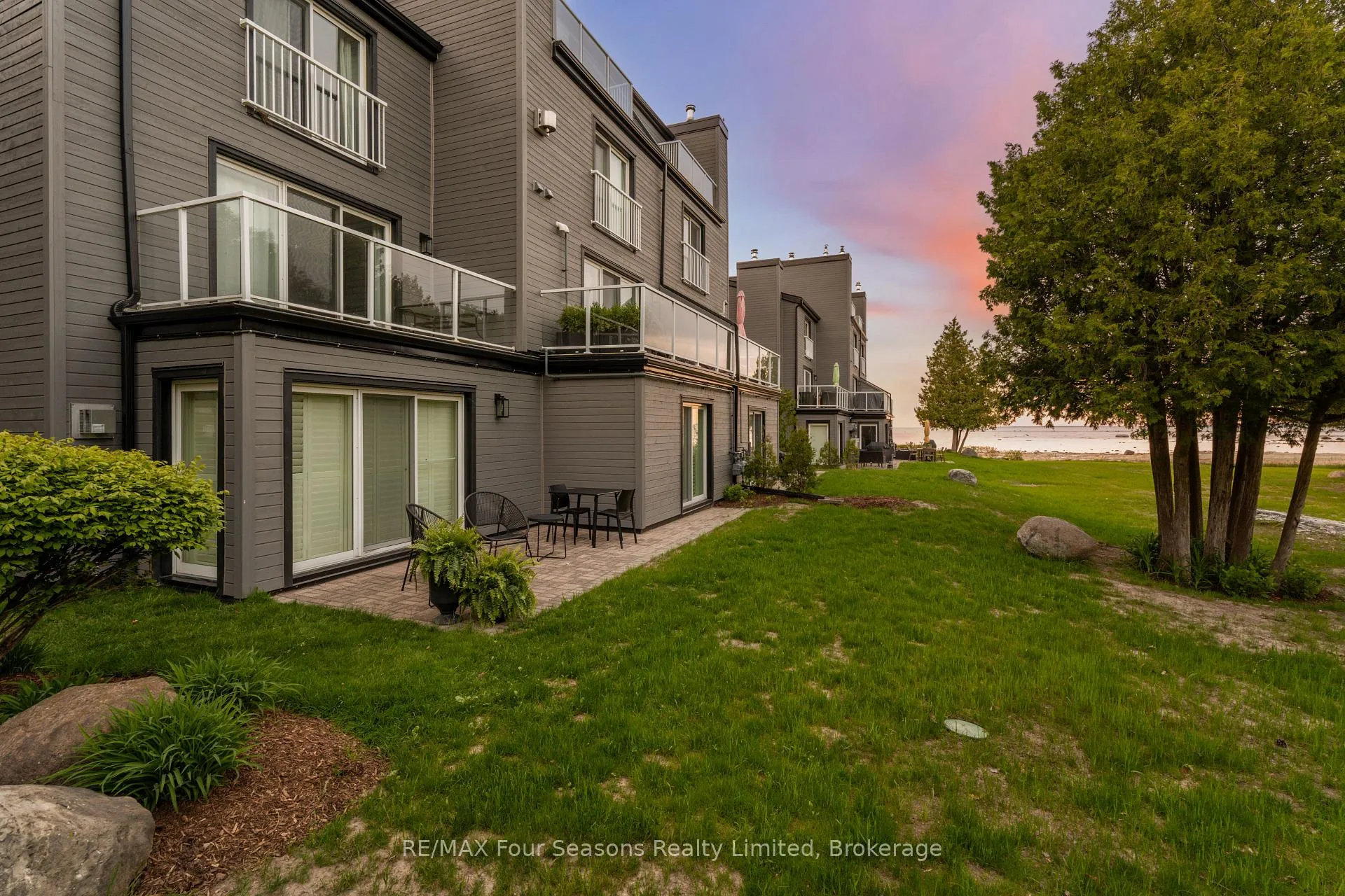 Front of Unit 7, 44 Trott Boulevard