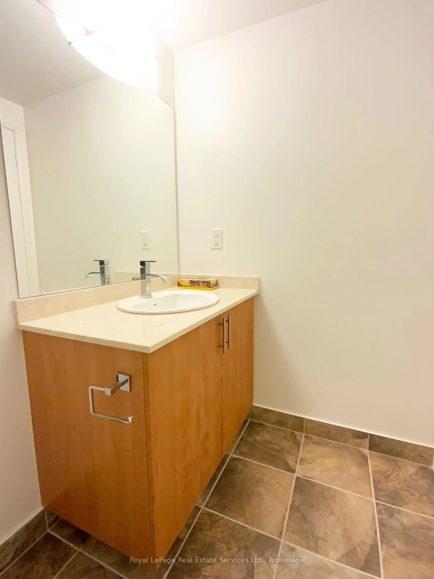 Photo 11 of Unit 507, 7167 Yonge Street, Markham, Grandview — HOMEH