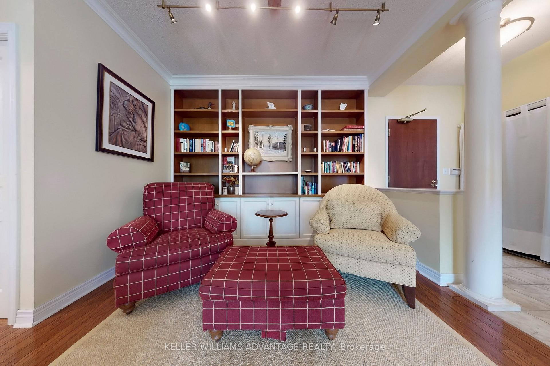 Photo 4 of Unit 214, 35 Boardwalk Drive, Toronto, The Beaches — HOMEH