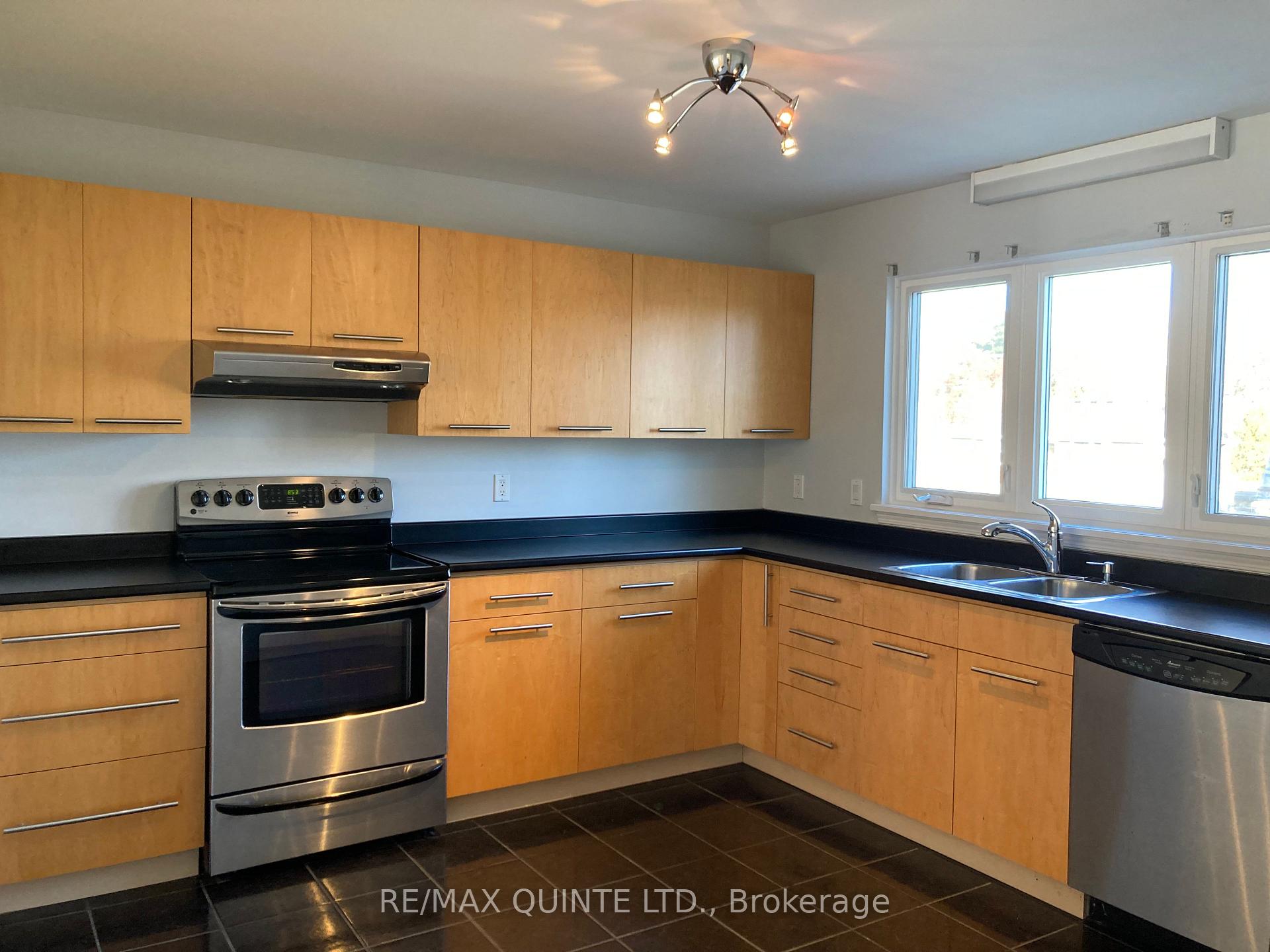 Photo 6 of Unit 14, 179 Herchimer Avenue, Belleville, Belleville Ward — HOMEH