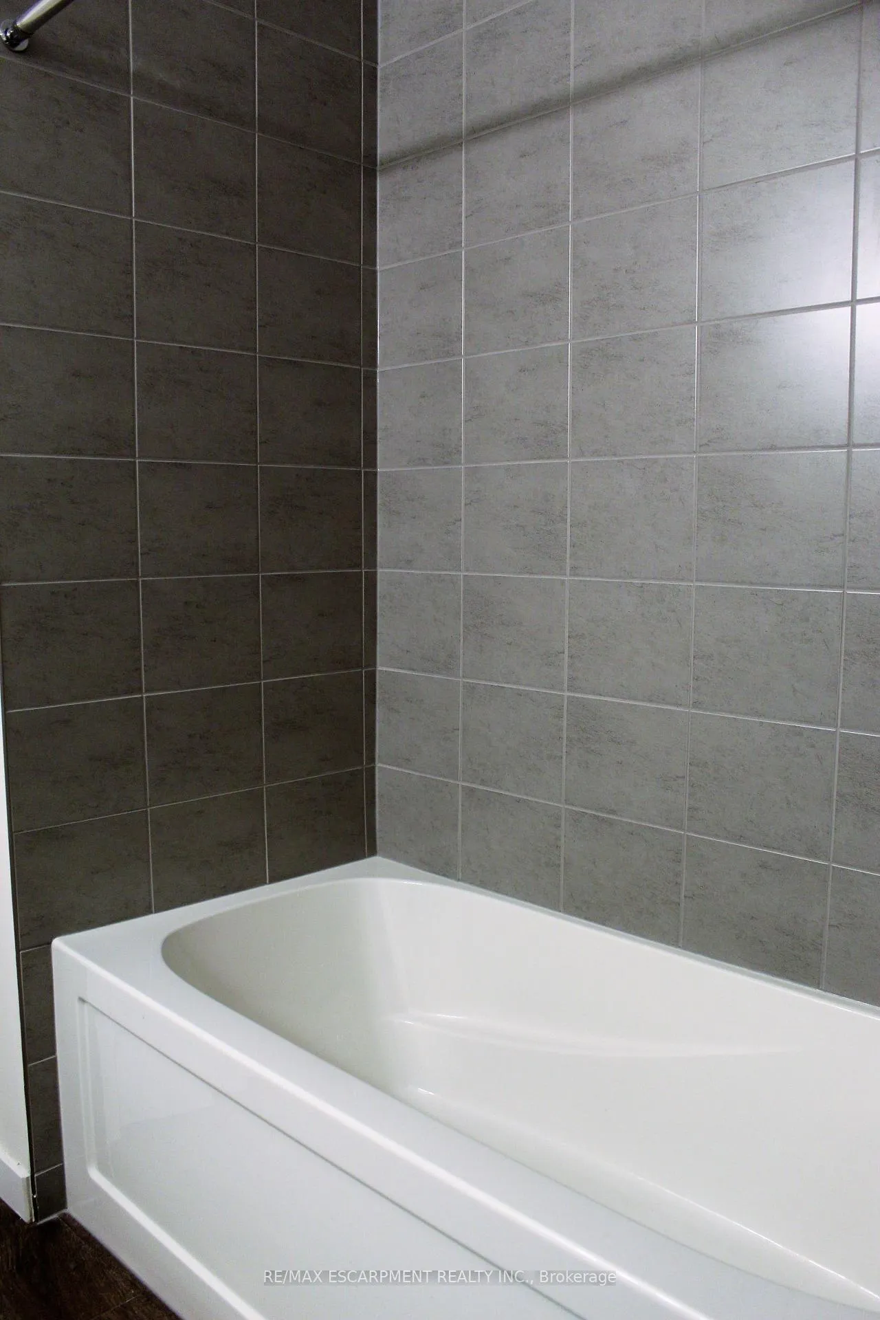 Photo 6 of Unit 111, 25 Kay Crescent, Guelph, Pineridge/Westminster Woods — HOMEH