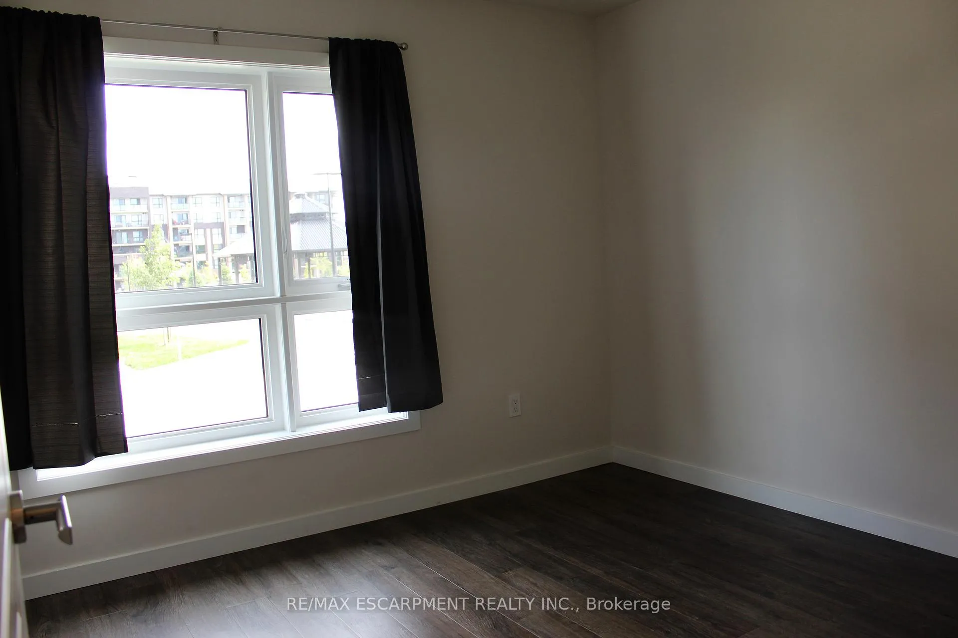 Photo 7 of Unit 111, 25 Kay Crescent, Guelph, Pineridge/Westminster Woods — HOMEH
