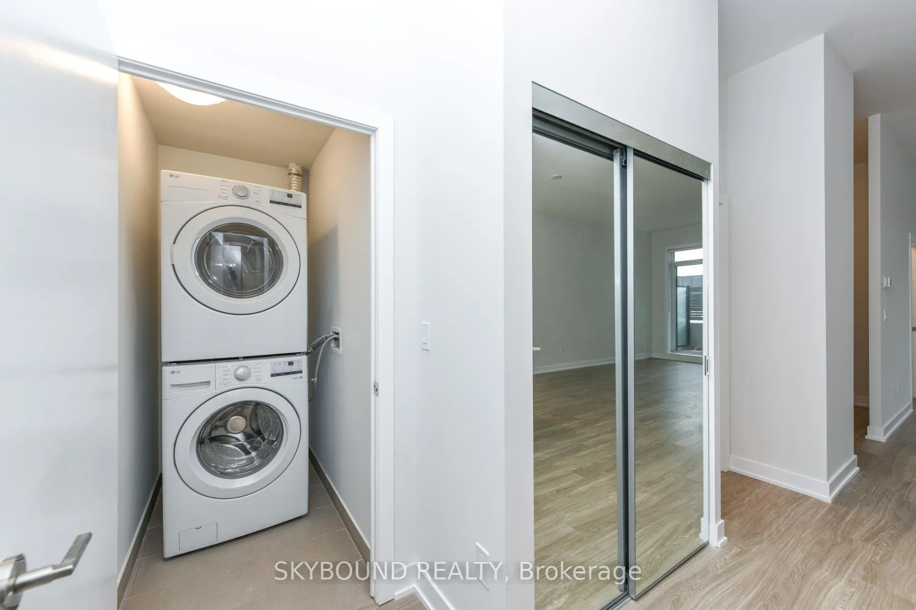 Photo 56 of Unit 512, 430 Square One Drive, Mississauga, City Centre — HOMEH