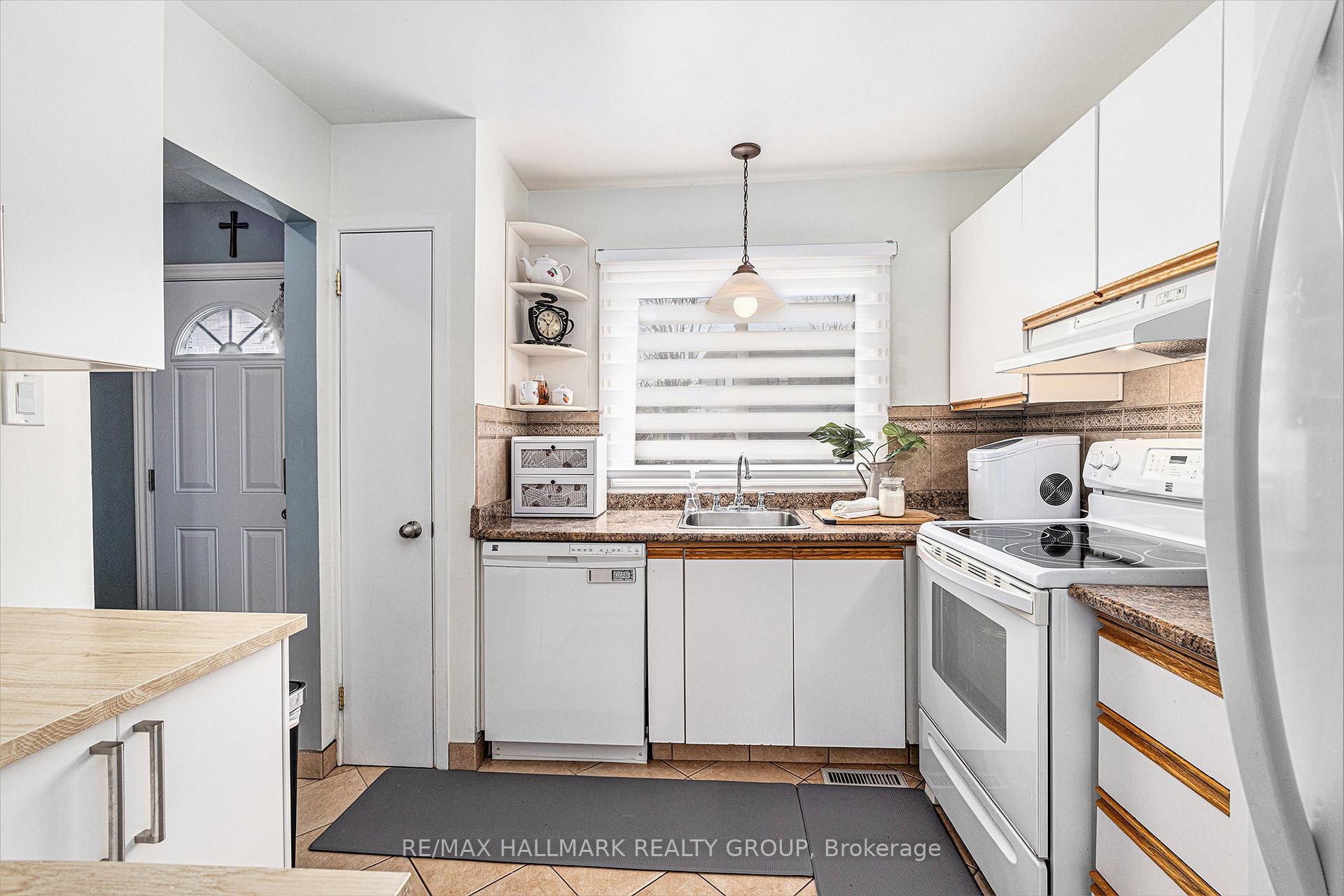 Photo 6 of 2025 Kelden Crescent, Ottawa, Blackburn Hamlet (South) — HOMEH