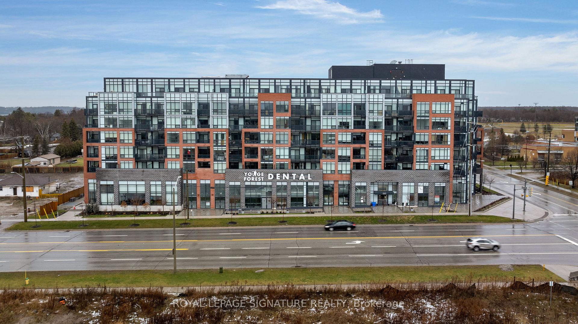 Front of Unit 421, 681 Yonge Street