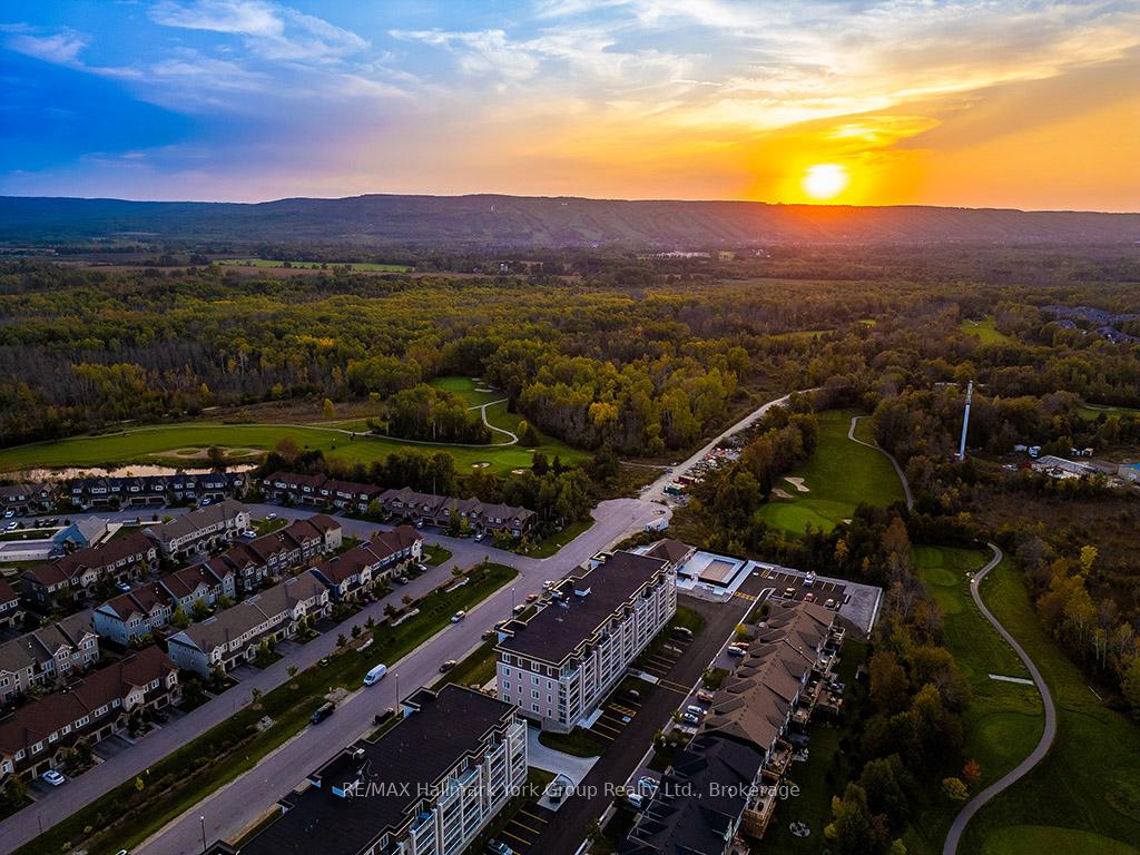 Photo 3 of Unit 405, 17 Spooner Crescent, Collingwood — HOMEH