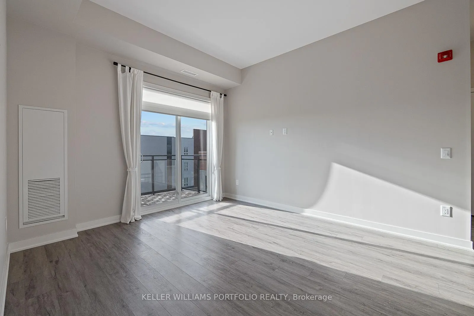 Photo 10 of Unit 611, 340 Plains Road E, Burlington, LaSalle — HOMEH