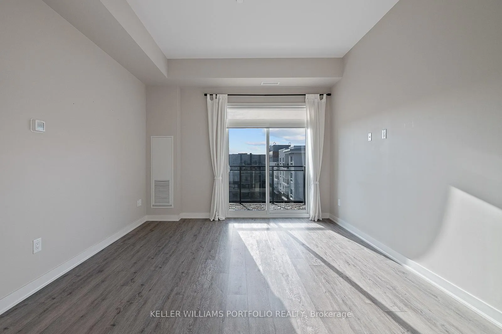 Photo 11 of Unit 611, 340 Plains Road E, Burlington, LaSalle — HOMEH