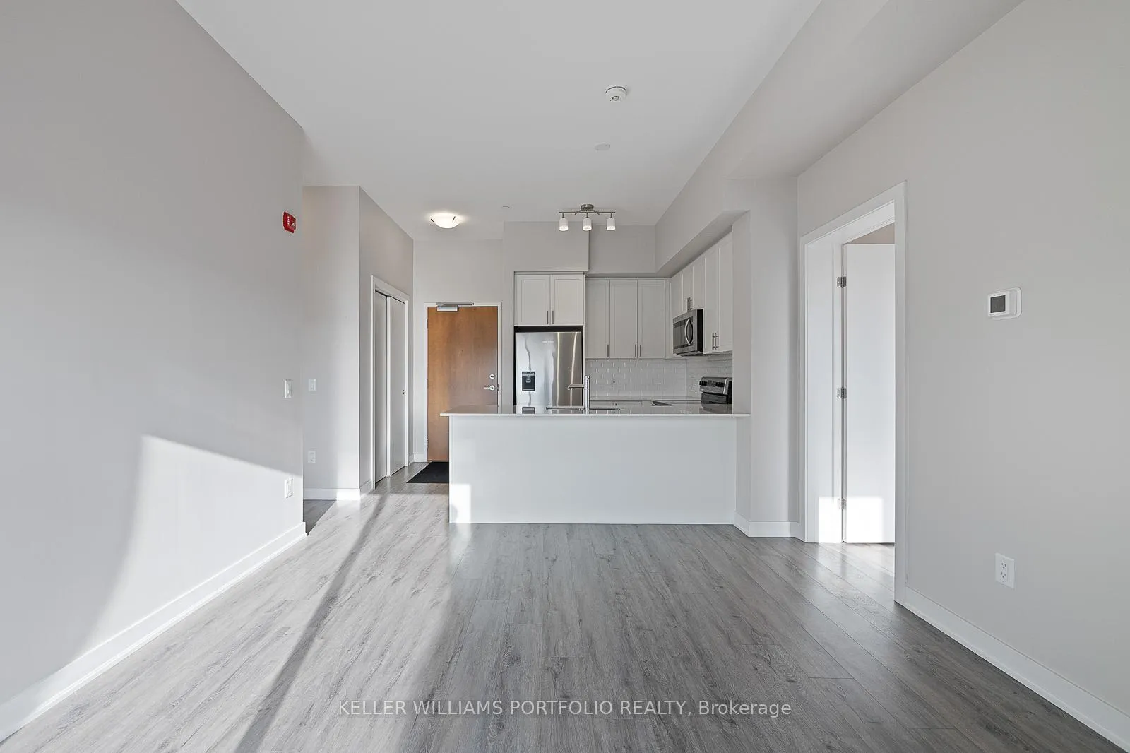 Photo 13 of Unit 611, 340 Plains Road E, Burlington, LaSalle — HOMEH