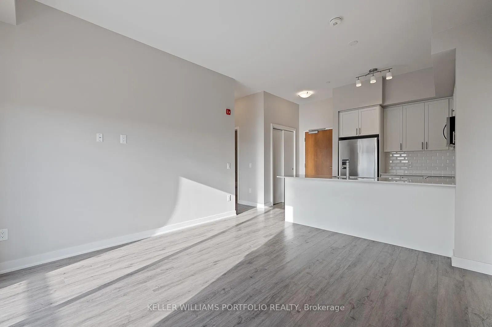 Photo 14 of Unit 611, 340 Plains Road E, Burlington, LaSalle — HOMEH