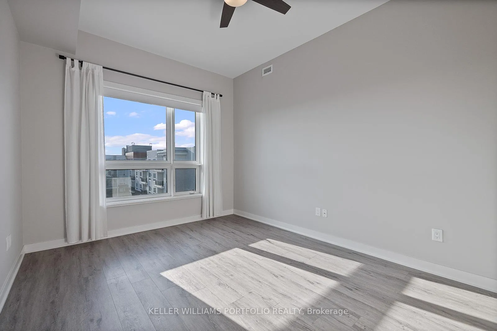 Photo 18 of Unit 611, 340 Plains Road E, Burlington, LaSalle — HOMEH