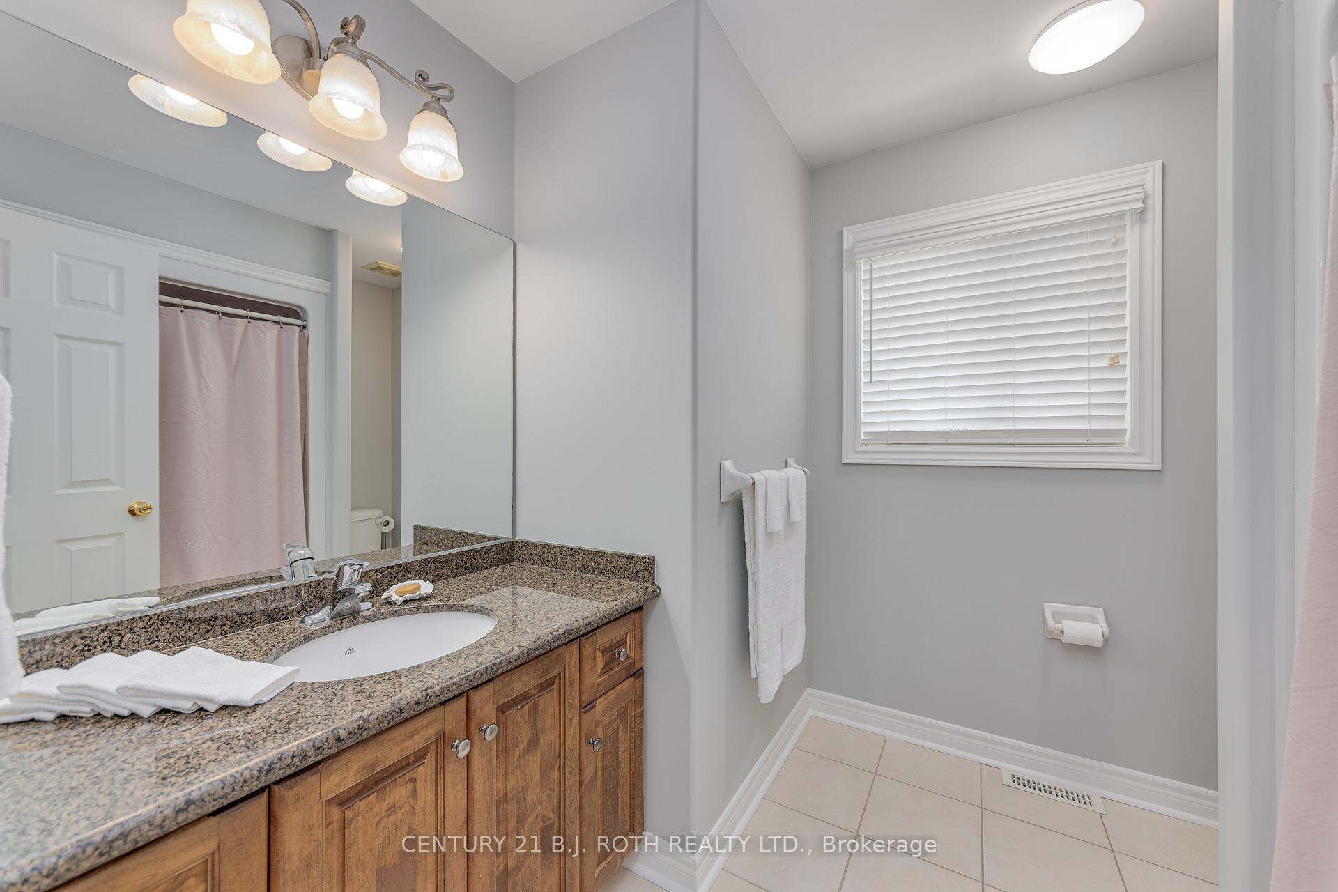 Photo 36 of 143 Crompton Drive, Barrie, Little Lake — HOMEH