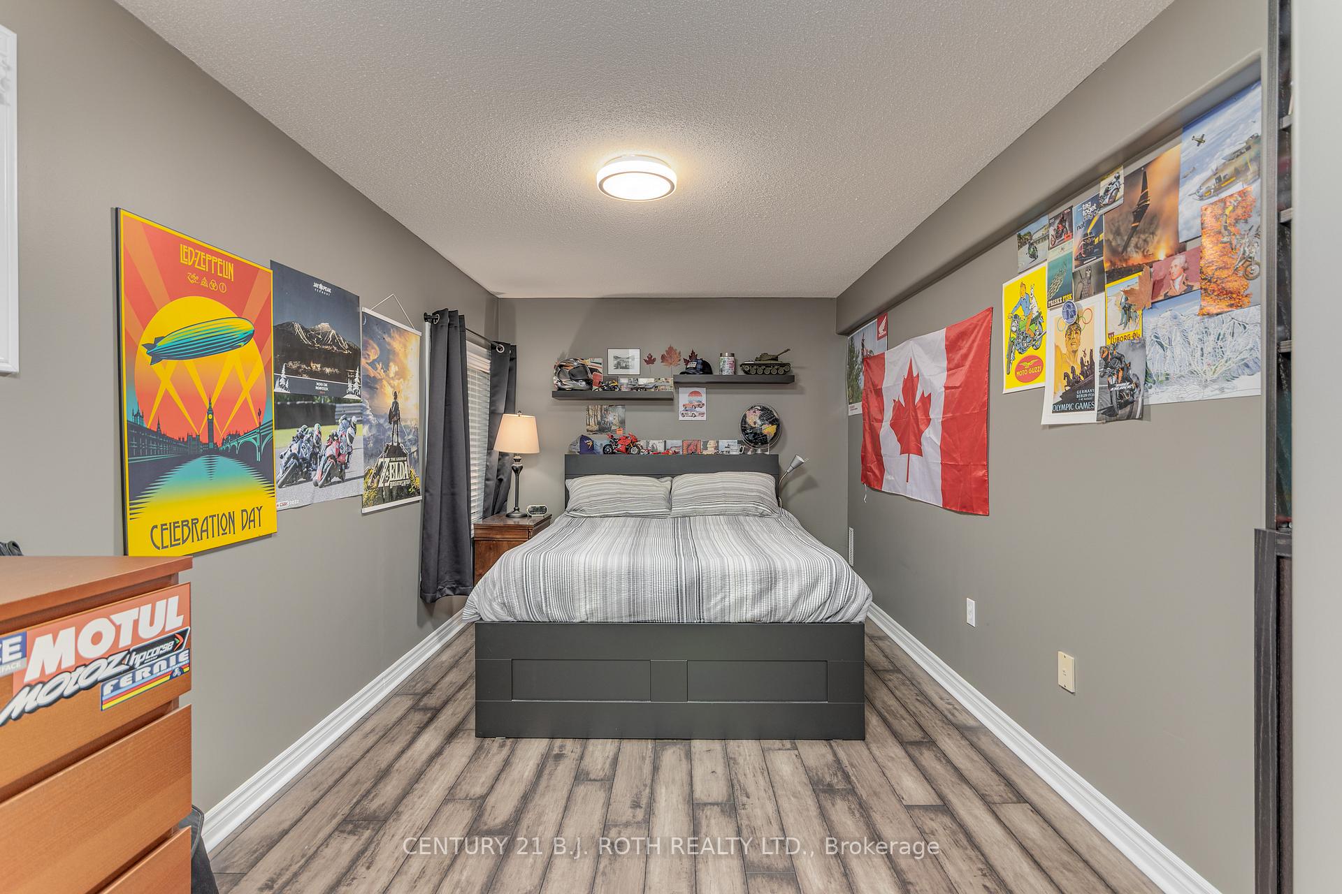 Photo 41 of 143 Crompton Drive, Barrie, Little Lake — HOMEH