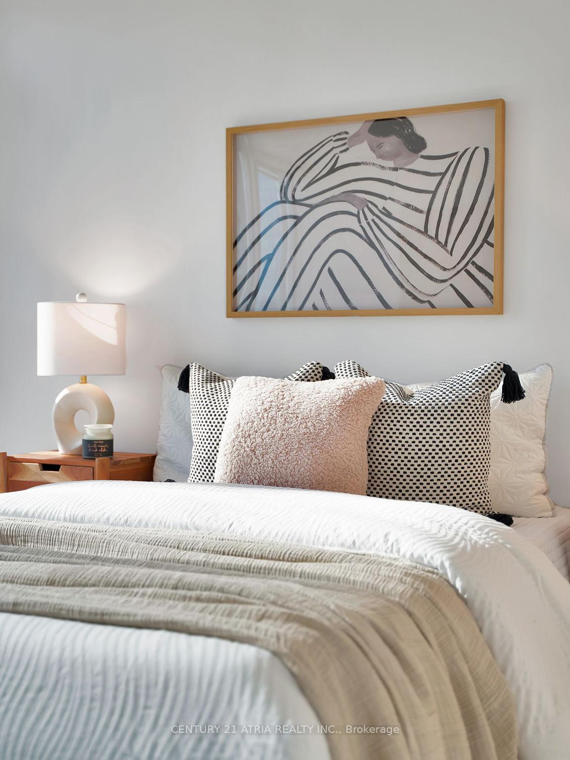 Photo 10 of Unit 2103, 15 Iceboat Terrace, Toronto, Waterfront Communities — HOMEH