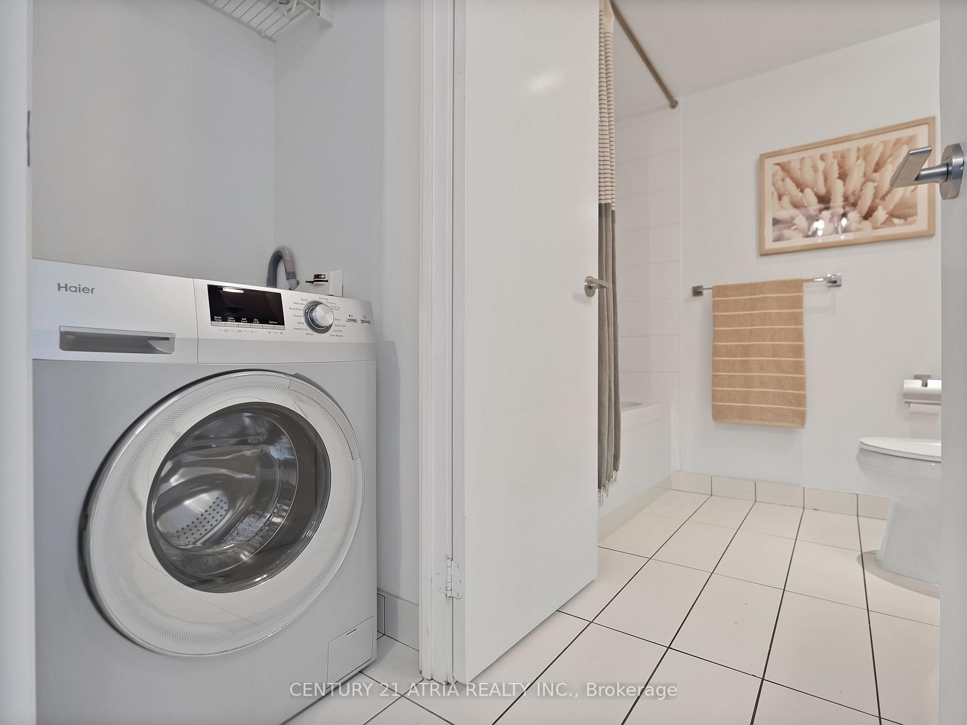 Photo 14 of Unit 2103, 15 Iceboat Terrace, Toronto, Waterfront Communities — HOMEH