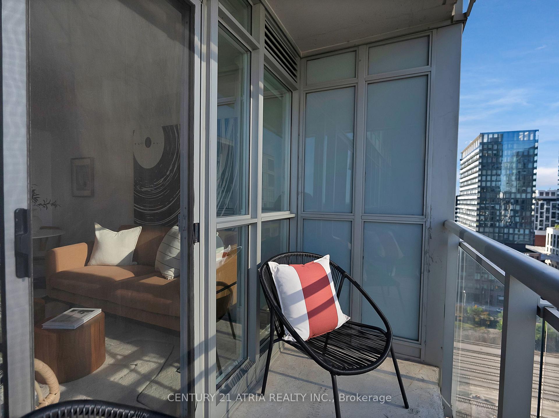 Photo 15 of Unit 2103, 15 Iceboat Terrace, Toronto, Waterfront Communities — HOMEH