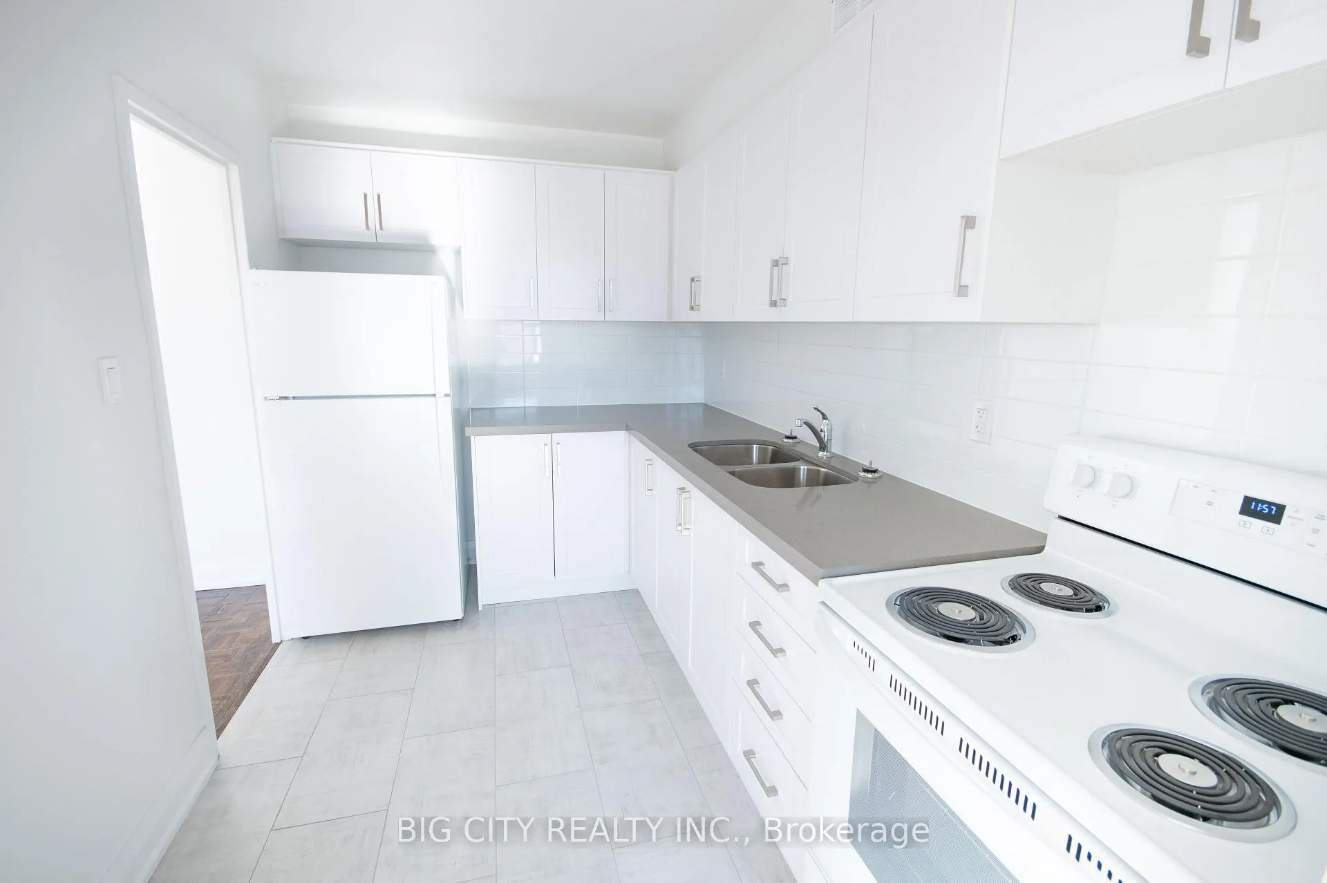 Photo 4 of Unit 501, 50 Cambridge Avenue, Toronto, Playter Estates-Danforth — HOMEH