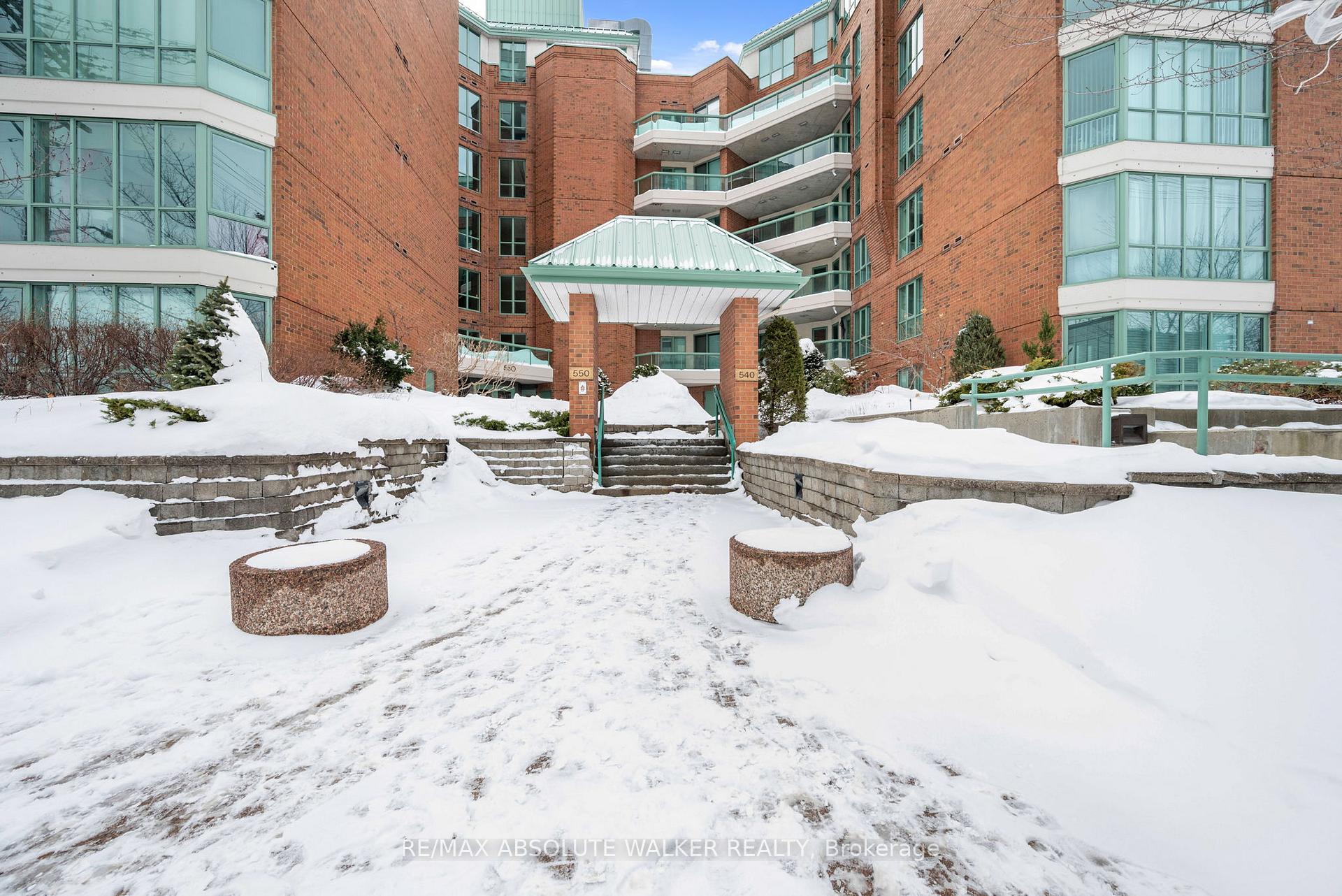 Front of Unit 602, 550 Cambridge Street S