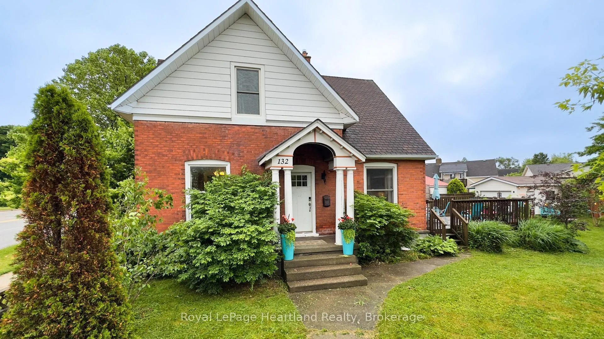 Photo 1 of 132 Elgin Avenue E, Goderich, Goderich (Town) — HOMEH